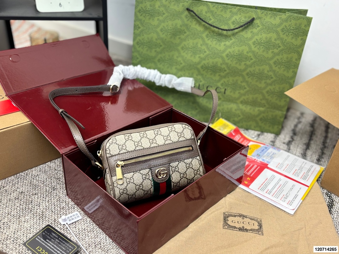 p145 礼盒包装 size：20.14 古奇Ophidia 相机包！ ⚠️原单渠道货！ 经典 ！经典！ 无法抗拒的一款！ 容量妥妥的哦！