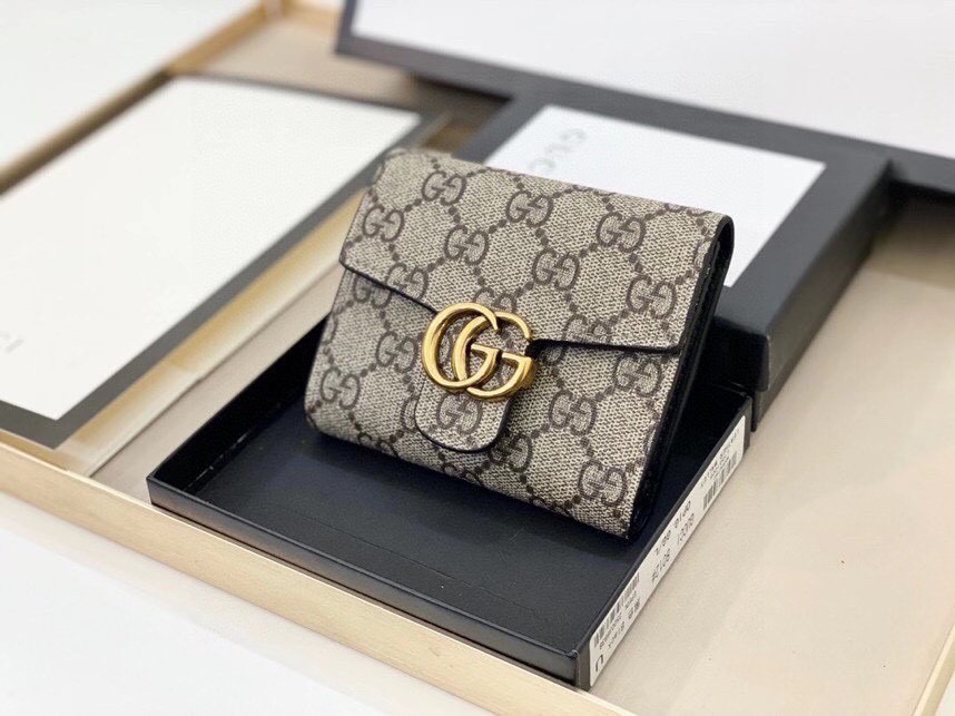 P95🎀Gucci 8012🎀颜色黑色 🎀尺寸 10*8.5*2.5🎀GUCCi专柜火爆登场！采用进口PVC配小牛皮，做工精致， 媲美专柜！多功能小钱包，超级实用！