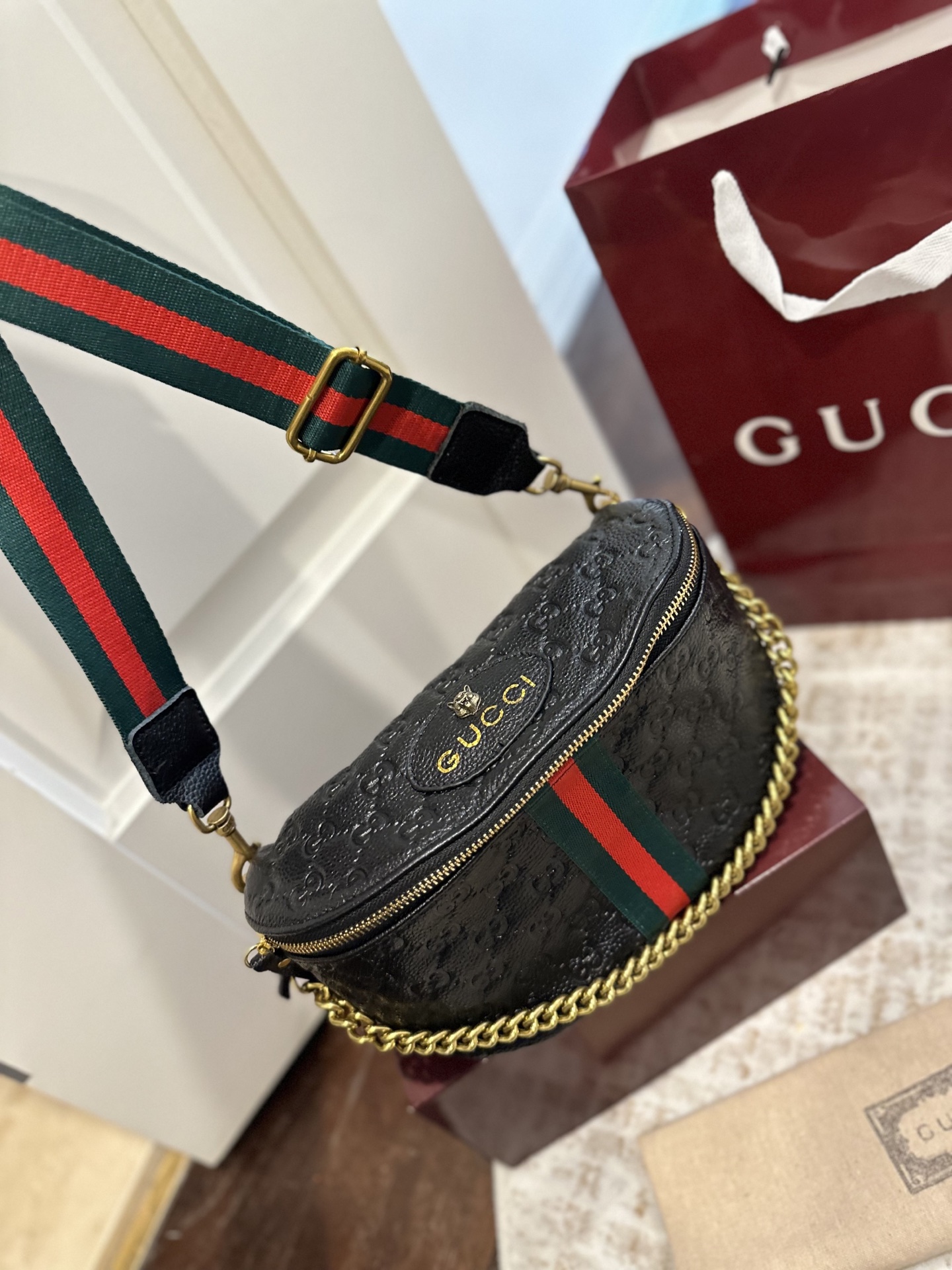 牛皮p115 礼盒包装 chanel/Gucci Ophidia系列双G胸包腰包 经典红绿织带 复古感十足~ 可搭配度相当高 男女都的款 尺寸23cm