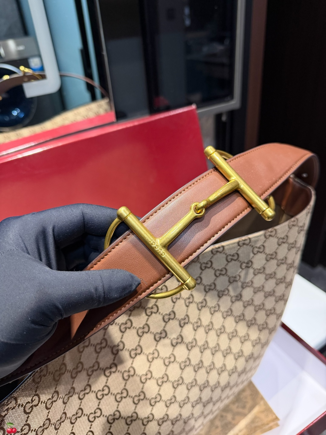 ❤️p190p185❤️ 酷奇GucciBeatrix【Gucci bestrix咖啡棕 轻享随行】#&bull;&mdash;抹浓郁咖啡色沉淀时光的温柔 搭配秋冬焦糖系穿搭自带高级滤镜 举手投足皆是质感&bull;超轻量设计重量仅如一部手机 肩颈自在无负担通勤赶车步履生风 逛街出游轻如 尺寸大39 36cm 小34.5 28cm