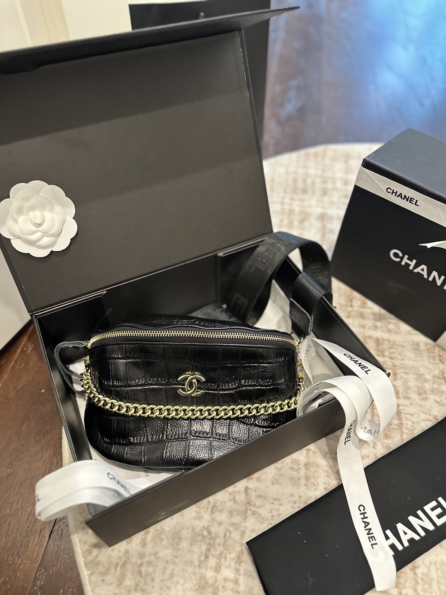 牛皮p115 礼盒包装 chanel/Gucci Ophidia系列双G胸包腰包 经典红绿织带 复古感十足~ 可搭配度相当高 男女都的款 尺寸23cm