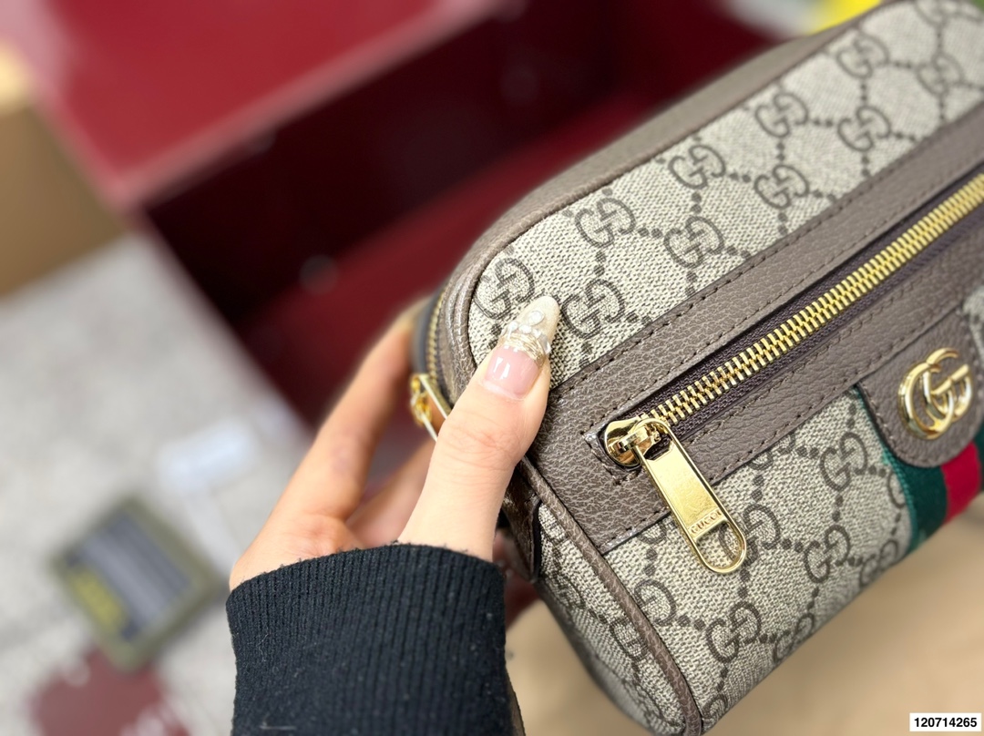 p145 礼盒包装 size：20.14 古奇Ophidia 相机包！ ⚠️原单渠道货！ 经典 ！经典！ 无法抗拒的一款！ 容量妥妥的哦！