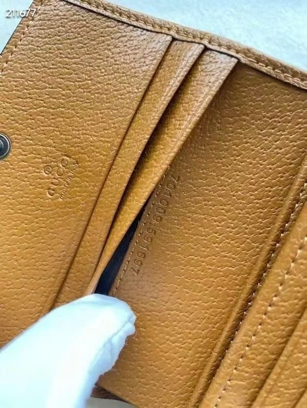 💰105包邮‼️ 原版品质 对花整齐🔥🔥##款号：602534# 米奇为这款GG钱包增添灵动之气，浅棕色皮革滚动细节接一步营造复古风，富有传奇迪斯尼金典形象已彩色绣花、刺绣贴饰或提花图案💐💐尺寸: 11*8.5*2.5