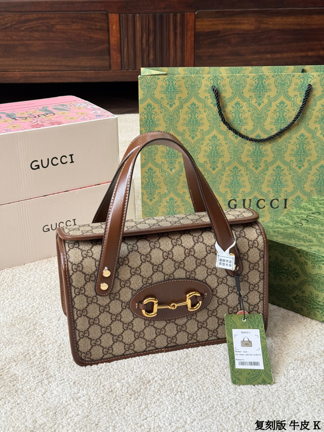 复刻版 牛皮 p180/155 GUCCI古驰 1955 Horsebit 马街扣盒子包 GUCCI古驰 1955 Horsebit 马街扣复古金扣老花 Logo帆布拼皮 盒子包单肩斜挎手提包 迷你 女款 尺寸 28cm 24cm