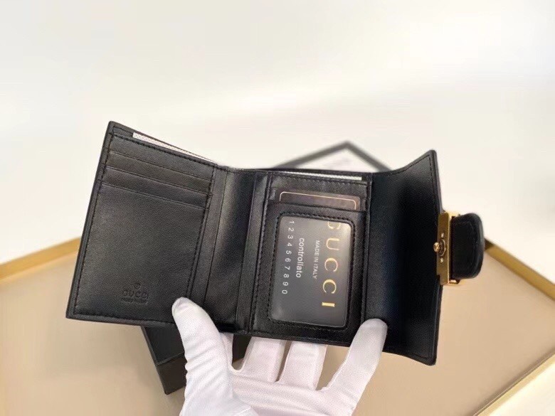 P95🎀Gucci 8012🎀颜色黑色 🎀尺寸 10*8.5*2.5🎀GUCCi专柜火爆登场！采用进口PVC配小牛皮，做工精致， 媲美专柜！多功能小钱包，超级实用！