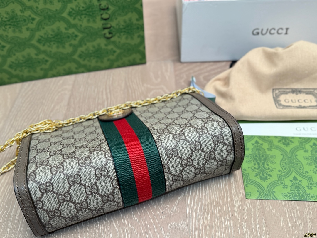 &yen;160飞机盒芯片版牛皮 原单专柜品质 夹子包 ｜Gucci Ophidia 夹子包 最新系列，链条包，配原版乌木色牛皮～这个款复古韵味特别浓，对版链条⛓，原版内里！上身效果也超赞，主要以精致特别的五金来提升整体质感。尺寸：26 17