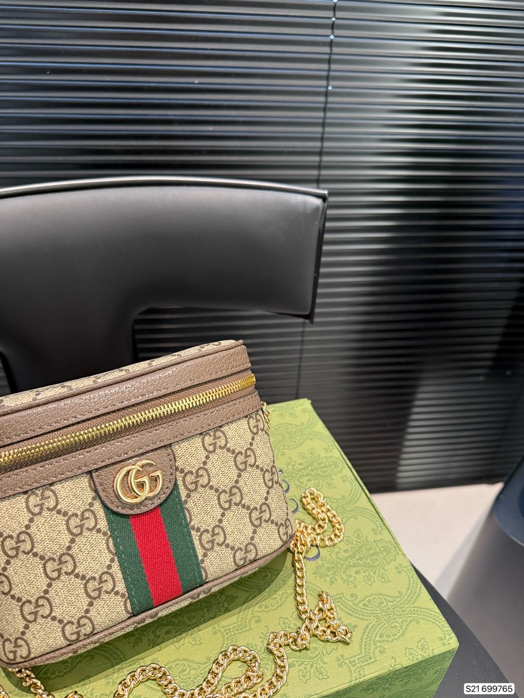 P155 配飞机盒折叠盒子 Gucci酷奇胸包腰包 Gucci古驰 腰包经典老花 可斜挎 单肩 胸前背 系腰等多种背法 解放双手 太实用了 尺寸：16 11 货号699765