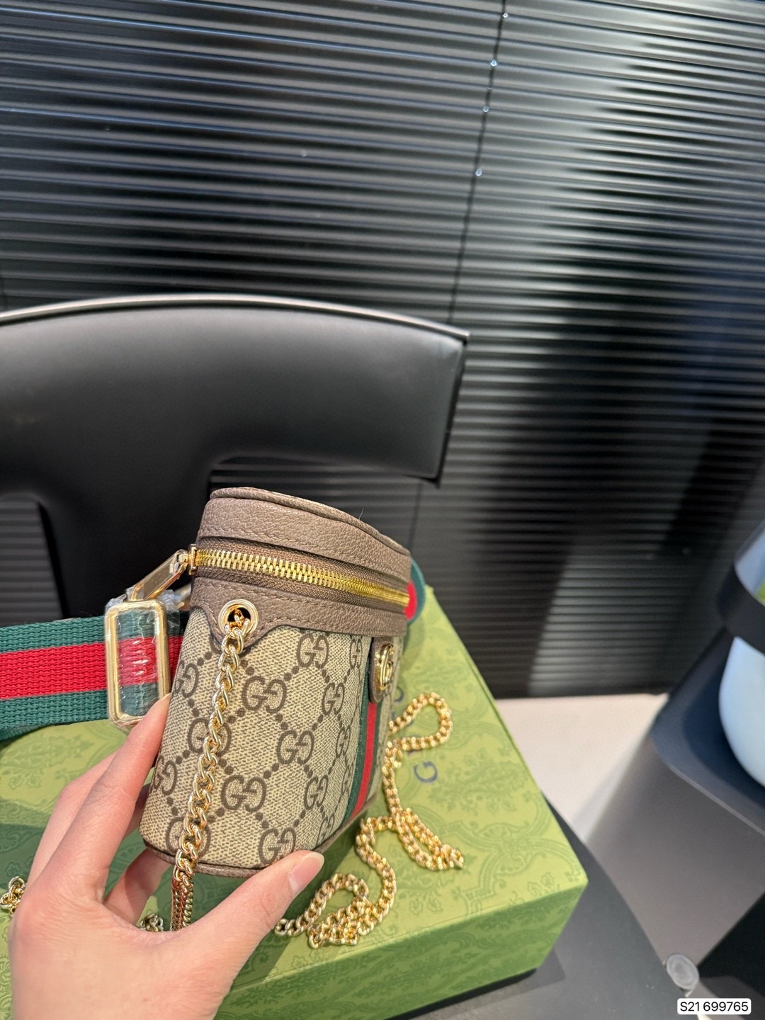 P155 配飞机盒折叠盒子 Gucci酷奇胸包腰包 Gucci古驰 腰包经典老花 可斜挎 单肩 胸前背 系腰等多种背法 解放双手 太实用了 尺寸：16 11 货号699765