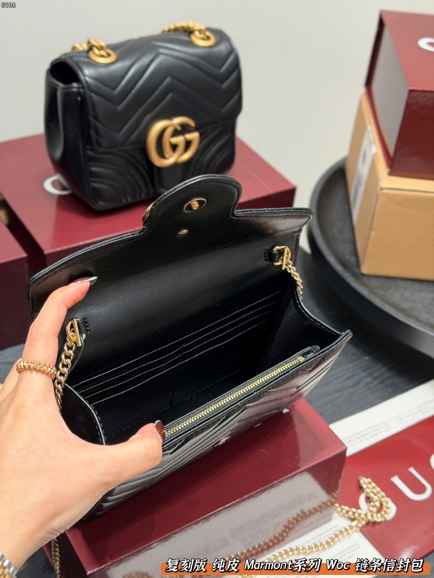 p150 全套礼盒🎁 复刻版 牛皮! GUCCI 信封包Marmont woc链条包 没想到这么耐看!这款容量在小包界可谓是非常实用的了一共有3个隔断、6个夹层、16个卡槽出门不用带卡包、钱包 直接一个包包搞定所有东西 典型的做旧处理真的超级耐看百搭 自古红金最撩人,集美貌与实用一身 尺寸 20cm