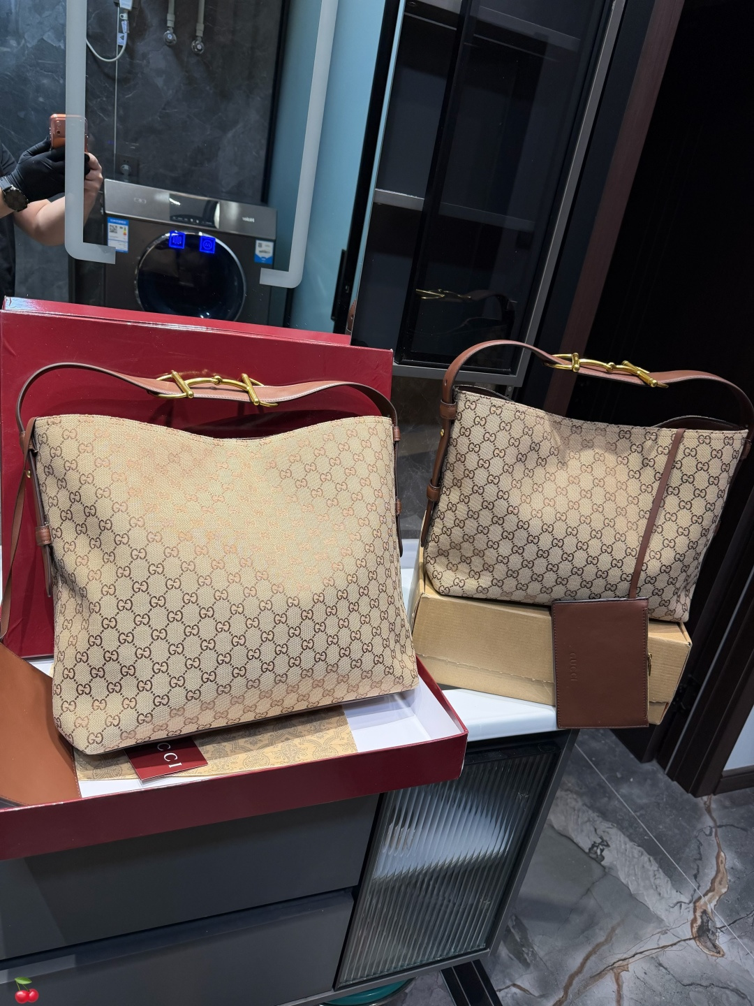 ❤️p190p185❤️ 酷奇GucciBeatrix【Gucci bestrix咖啡棕 轻享随行】#&bull;&mdash;抹浓郁咖啡色沉淀时光的温柔 搭配秋冬焦糖系穿搭自带高级滤镜 举手投足皆是质感&bull;超轻量设计重量仅如一部手机 肩颈自在无负担通勤赶车步履生风 逛街出游轻如 尺寸大39 36cm 小34.5 28cm