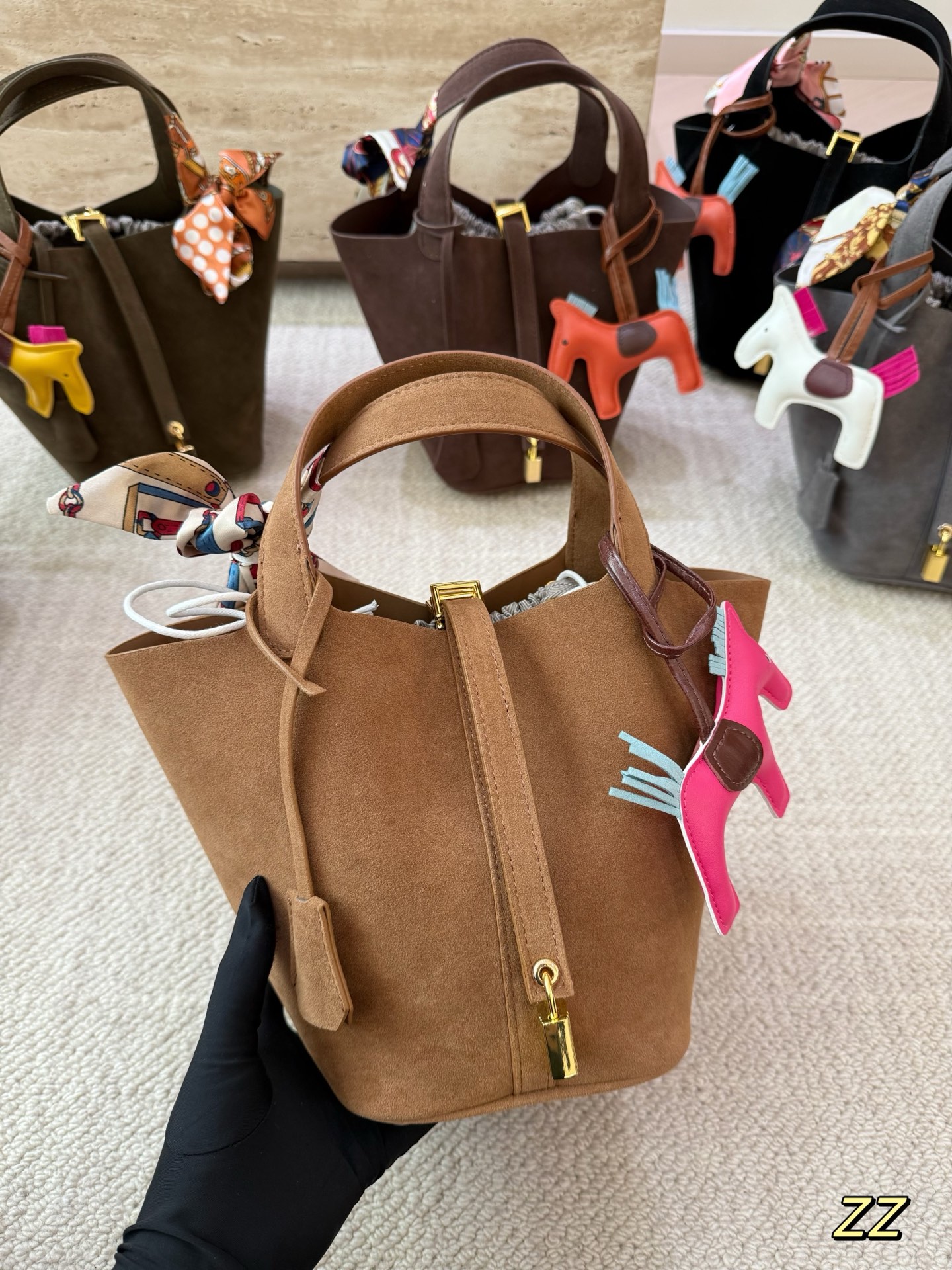 P145 麂皮 爱马仕菜篮子 配内胆 经典百搭款 万年不过时 麂皮质感超赞 尺寸19.19