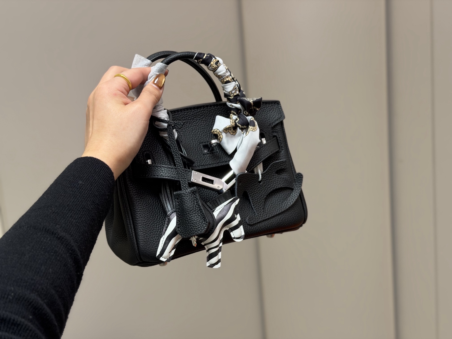 &yen;300 &yen;280 &yen;260 配折叠盒 size：30cm 25cm 20cm 背铂金包的季节来啦 爱马仕Bk30原版品质 ✔️ 头层牛皮 手感！质感！💯💯