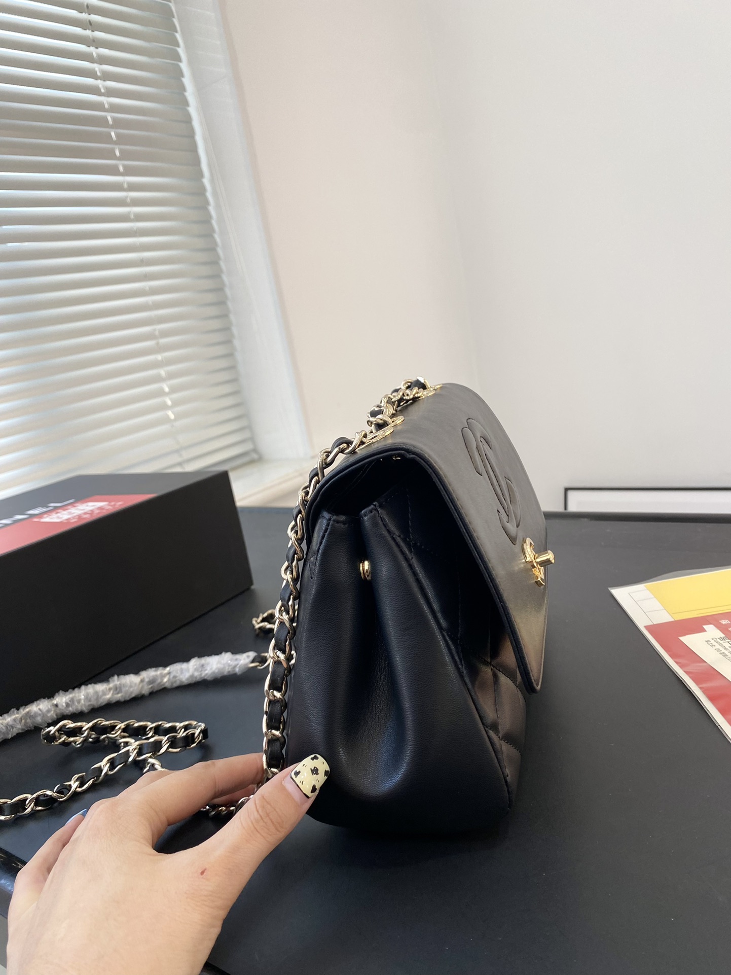 🅿️💰170配折叠礼盒✅🔜 【尺寸】22*15 网红推荐款 外出旅行必备✈️✈️香奈儿链条包 小号 ‼️ Chanel Pharrell 香奈儿机场包 顶级材质 原版五金logo ～ 网红街拍神奇‼️ 超级耐看 百搭 ～3309