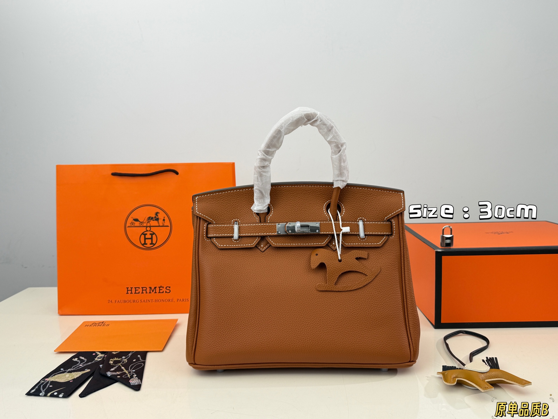 (折叠盒⚠️)p300 爱马仕Birkin铂金包(银扣) ✅顶级原单 头层牛皮 配丝巾 小飞马 细节无敌完美 配色敲级耐看 完美适配秋冬穿搭 容量满分 上身优雅有气质 size:30*22cm