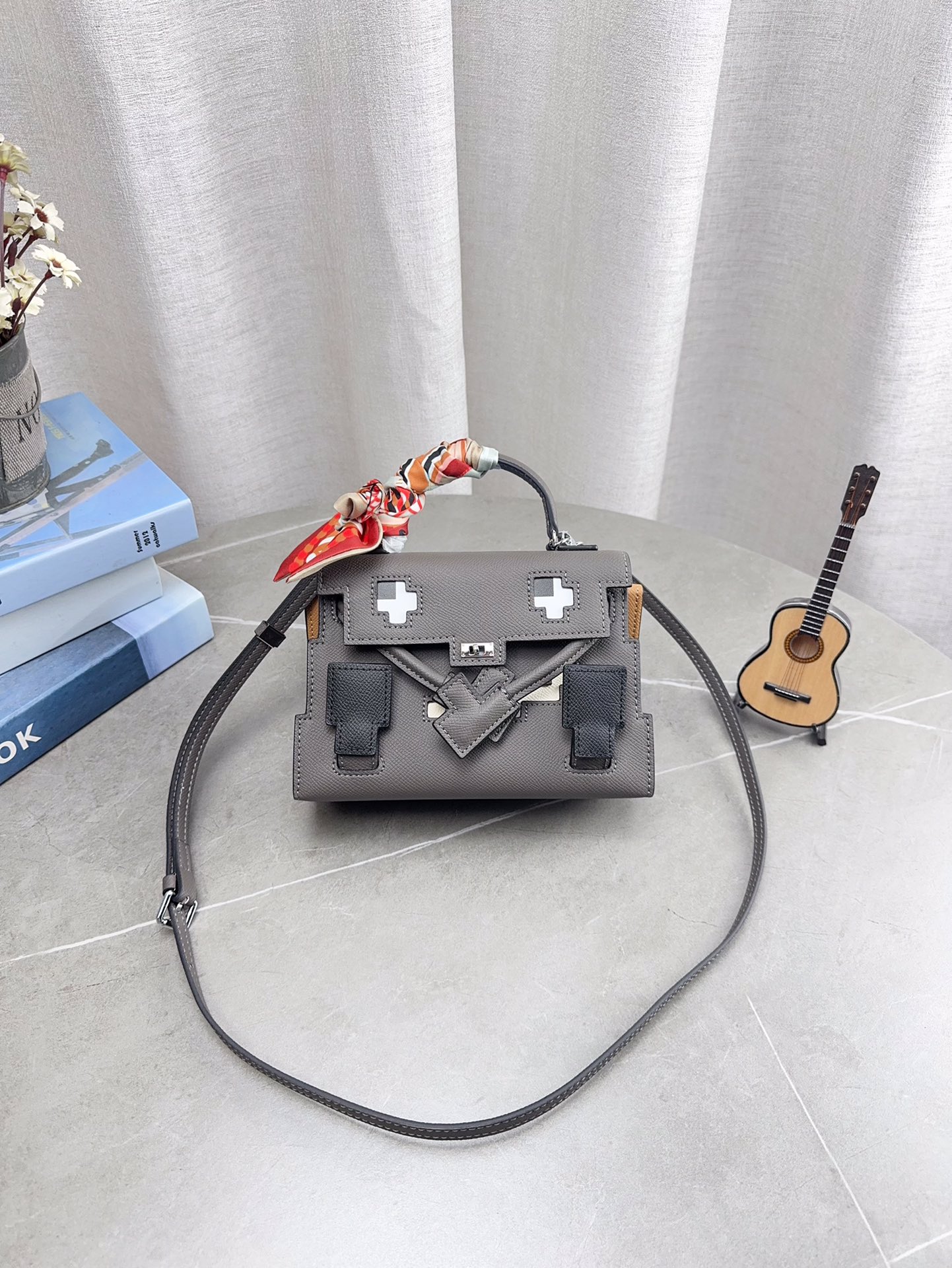 配折叠礼盒 爱马仕Kelly Doll 马赛克 娃娃包 爱马仕锦葵紫马赛克娃娃Kellydoll的娃娃包系列 实物真的可爱爆！尺寸19*13cm p220