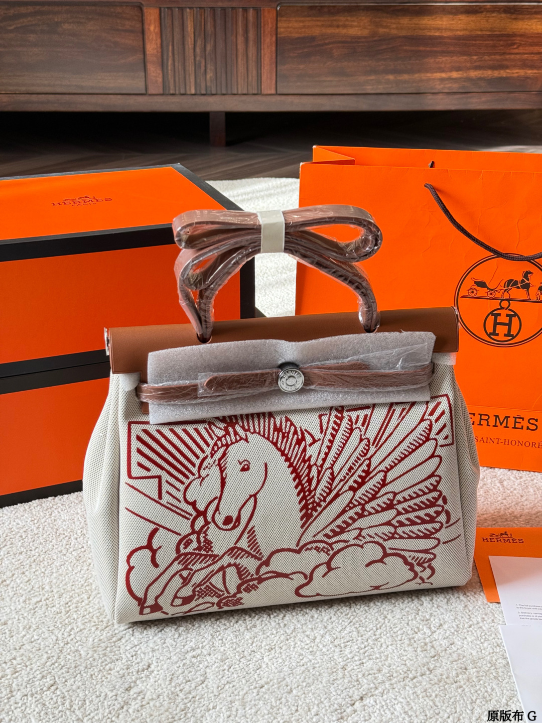 复刻版 p360 Hermes 棕色牛皮 波普飞马 Herbag31cm 内缝 ✅顶级原单 ⚠️尺寸31*25 爱马仕Hermes herbag31 手提单肩包 通勤百搭包包 25年秋冬限量的herbag 饼干色系非常好搭配 包身抽象图案设计灵感来自en desordre herbag很多人的通勤首选