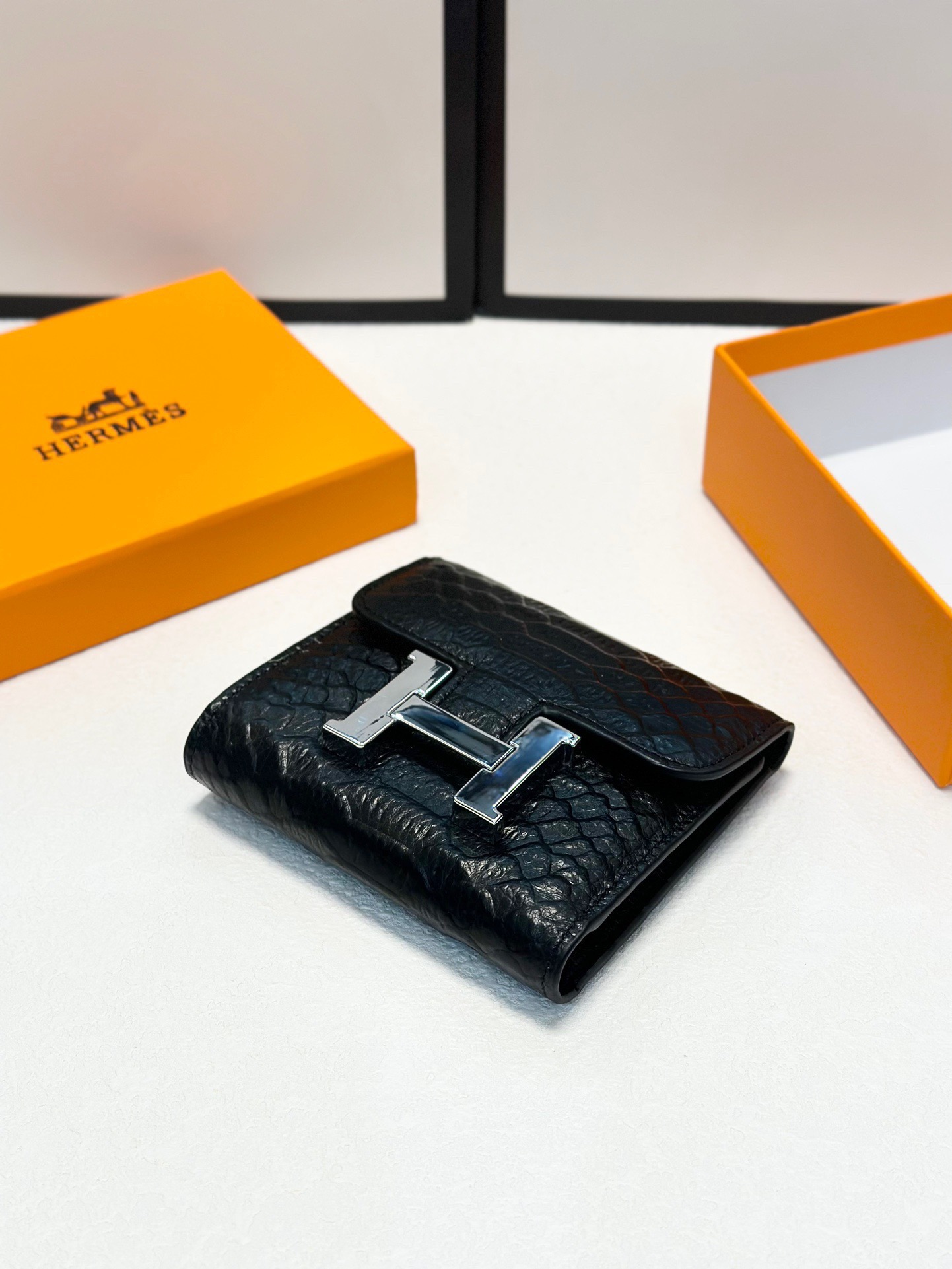 P85🎀🎀颜色 黑🎀尺寸 11x10🎀爱马仕优质进口牛皮🐂 手感一流👏时尚设计💋潮版百搭，简约大方，经典永不过时💍