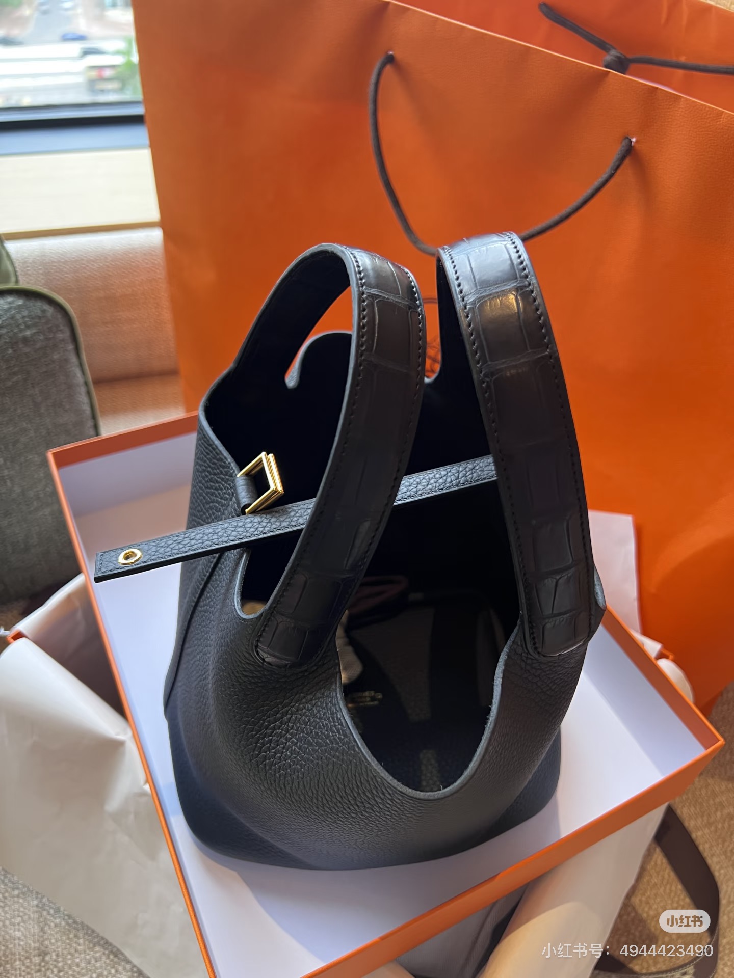 不会塌的菜篮子？爱马仕黑金鳄鱼手柄杀疯了！ 👜菜篮子&rdquo;の 爱马仕 picotin18 菜篮子18 水桶18 黑金 touch 🐊 谁说菜篮子只能买菜？这只#Hermes Picotin18 黑金Touch鳄鱼手柄&mdash;&mdash;A刻+鳄鱼皮手柄，妥妥的&ldquo;人间富贵花&rdquo;标配，拎上它连空气都变贵了！