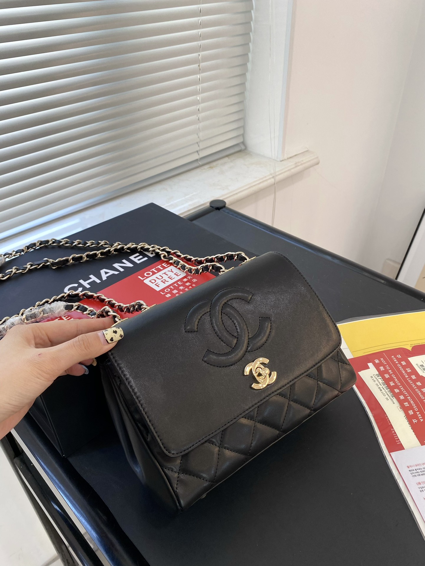 🅿️💰170配折叠礼盒✅🔜 【尺寸】22*15 网红推荐款 外出旅行必备✈️✈️香奈儿链条包 小号 ‼️ Chanel Pharrell 香奈儿机场包 顶级材质 原版五金logo ～ 网红街拍神奇‼️ 超级耐看 百搭 ～3309