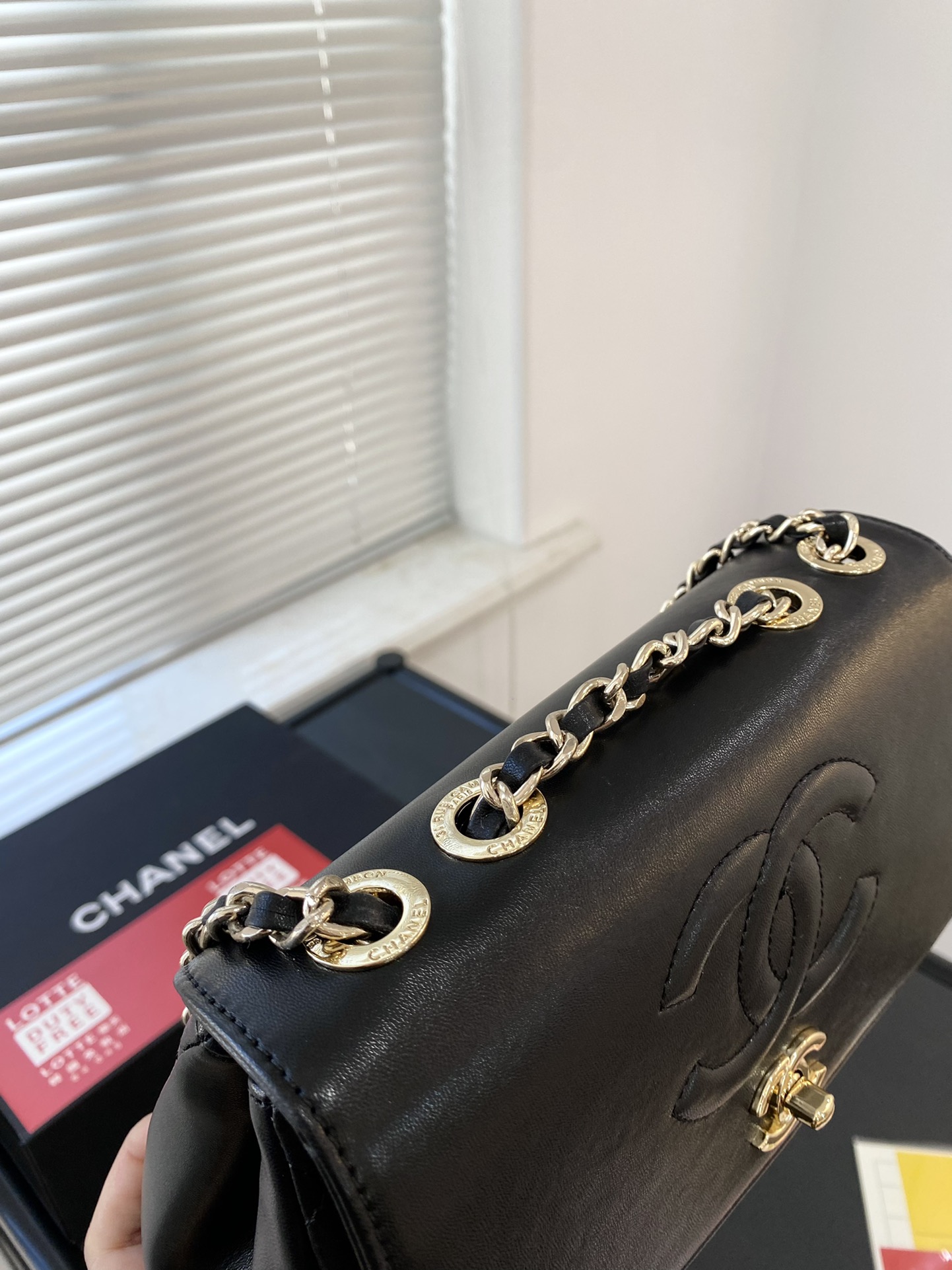 🅿️💰170配折叠礼盒✅🔜 【尺寸】22*15 网红推荐款 外出旅行必备✈️✈️香奈儿链条包 小号 ‼️ Chanel Pharrell 香奈儿机场包 顶级材质 原版五金logo ～ 网红街拍神奇‼️ 超级耐看 百搭 ～3309