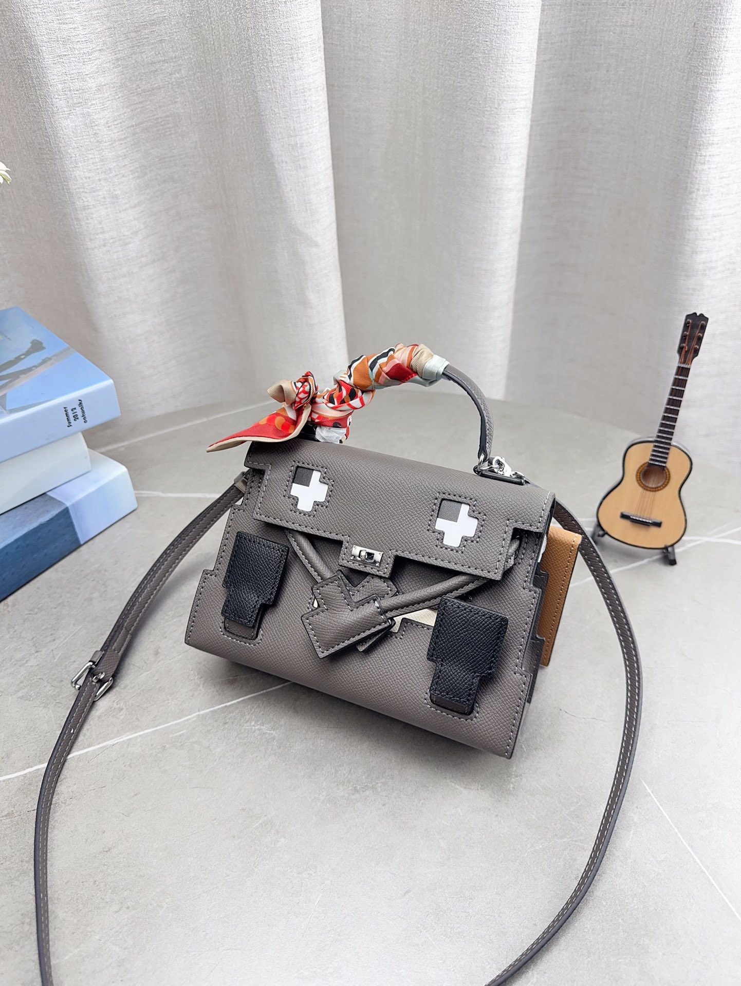 配折叠礼盒 爱马仕Kelly Doll 马赛克 娃娃包 爱马仕锦葵紫马赛克娃娃Kellydoll的娃娃包系列 实物真的可爱爆！尺寸19*13cm p220