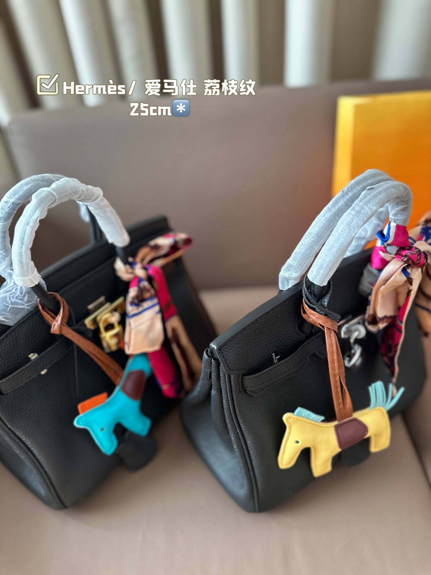 P245 Herm&egrave;s/ 爱马仕 铂金包 高端质量 专柜最新款进口荔枝纹 明星同款 原版质量 Herm&egrave;s每个女孩的必备品😍 尺寸：25*20cm