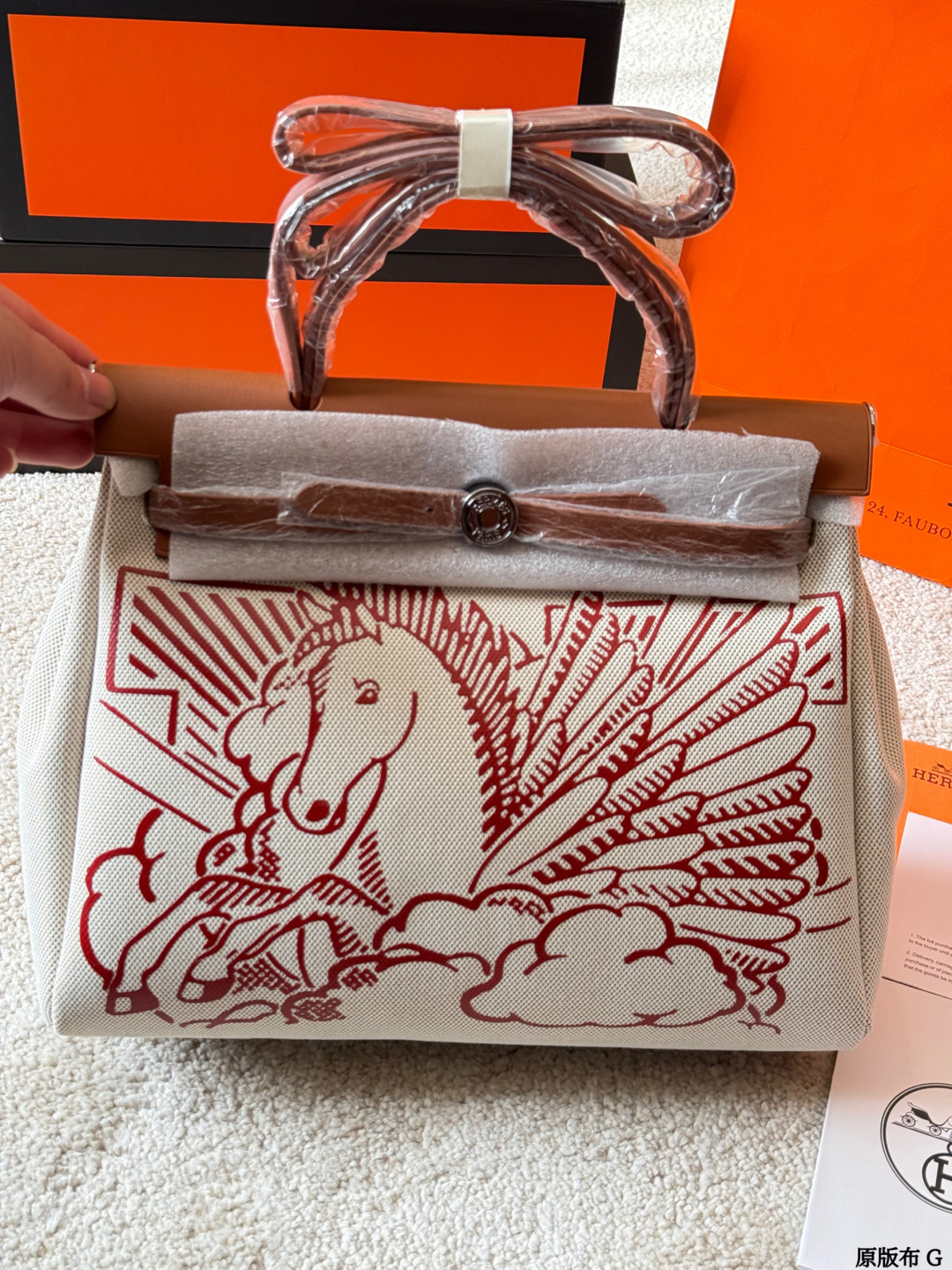 复刻版 p360 Hermes 棕色牛皮 波普飞马 Herbag31cm 内缝 ✅顶级原单 ⚠️尺寸31*25 爱马仕Hermes herbag31 手提单肩包 通勤百搭包包 25年秋冬限量的herbag 饼干色系非常好搭配 包身抽象图案设计灵感来自en desordre herbag很多人的通勤首选