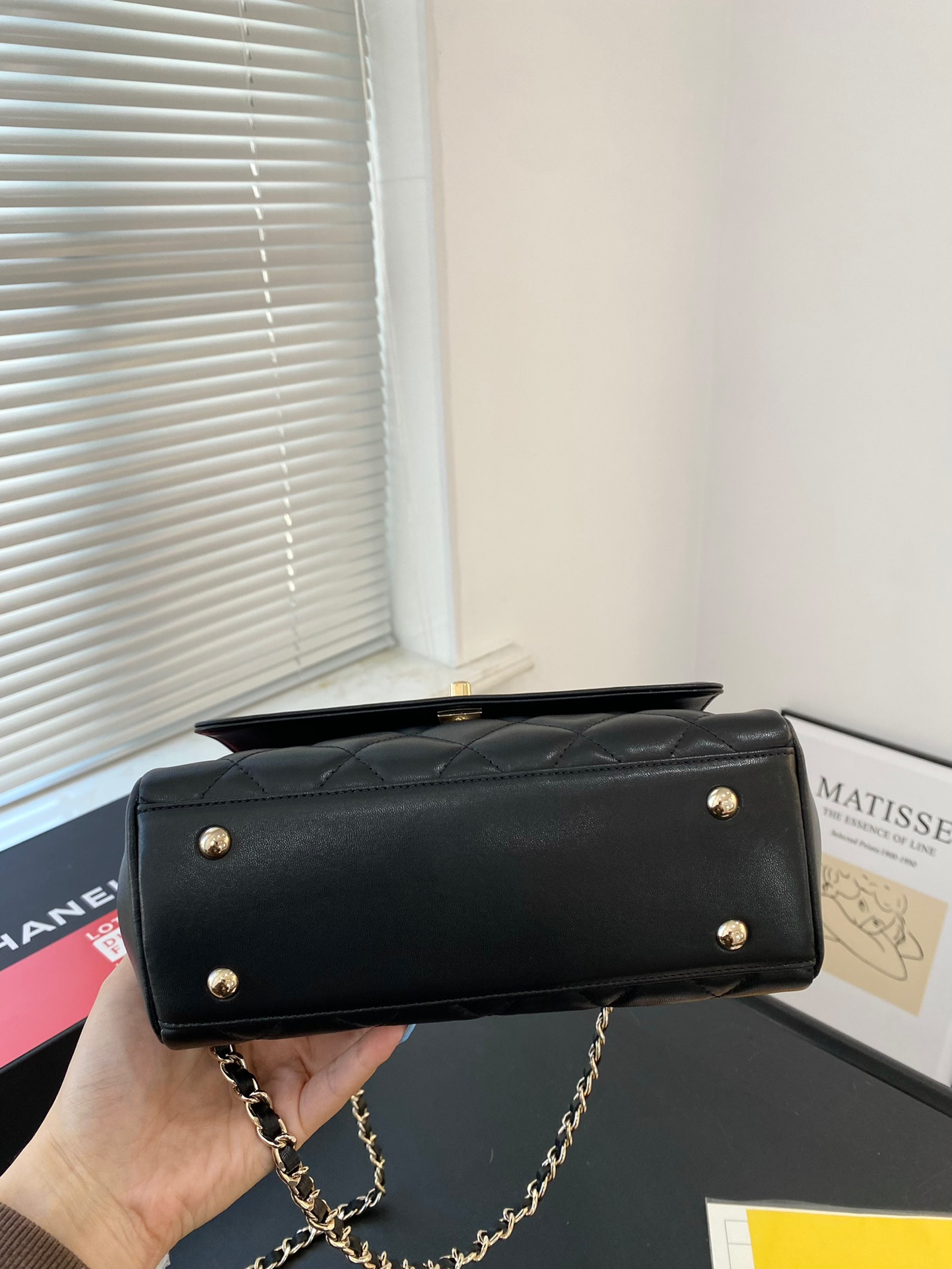 🅿️💰170配折叠礼盒✅🔜 【尺寸】22*15 网红推荐款 外出旅行必备✈️✈️香奈儿链条包 小号 ‼️ Chanel Pharrell 香奈儿机场包 顶级材质 原版五金logo ～ 网红街拍神奇‼️ 超级耐看 百搭 ～3309