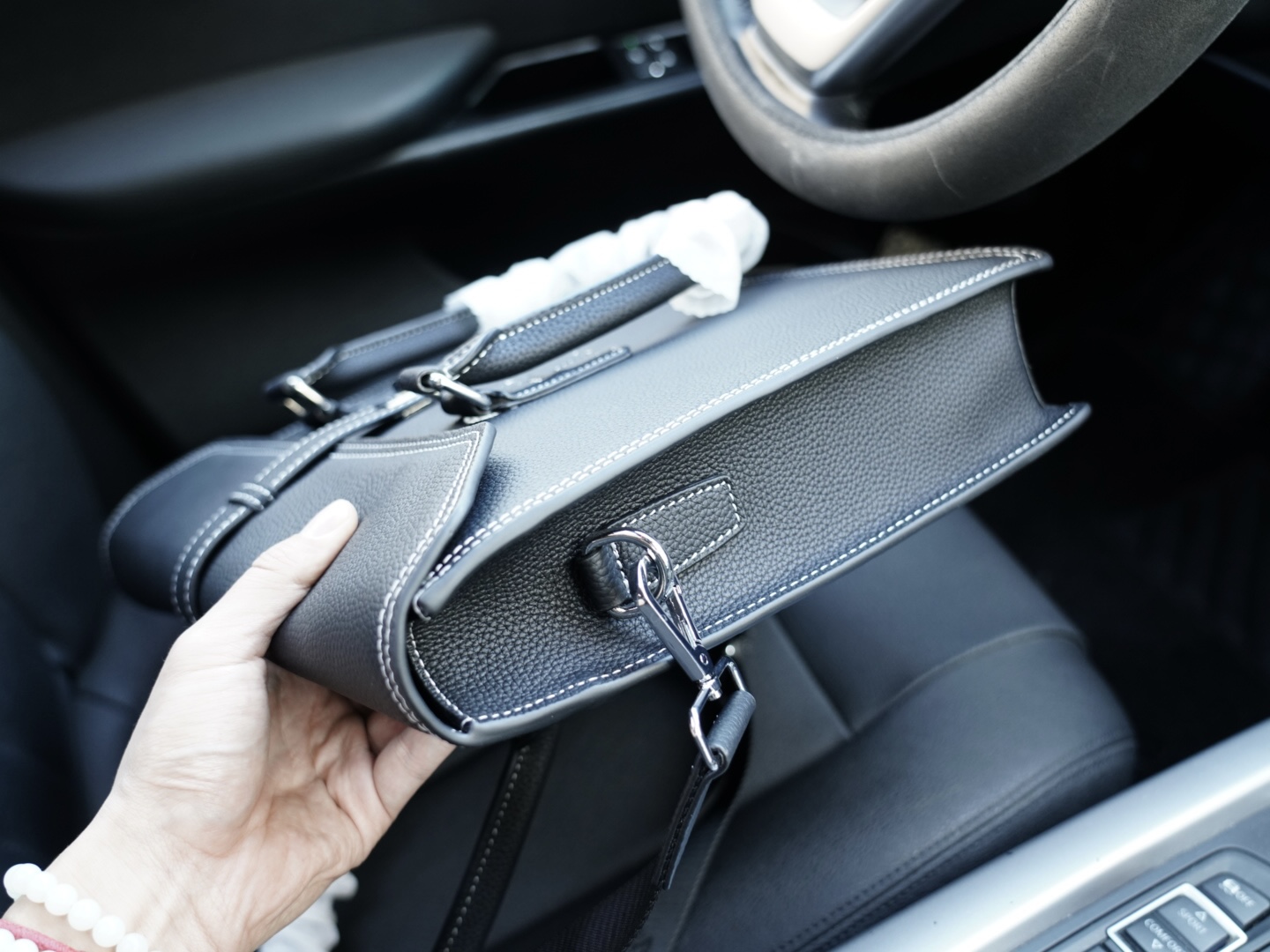 P315 🇫🇷 Hermes 爱马仕 官网同步 高版本 公文斜挎手提背包 独家首发 原单小牛皮材质 顶级五金配件 非市面普通货 低调奢华 完全不浮夸的款 日常又时髦 斜挎还是手提都可以 【规格：40x30x9】