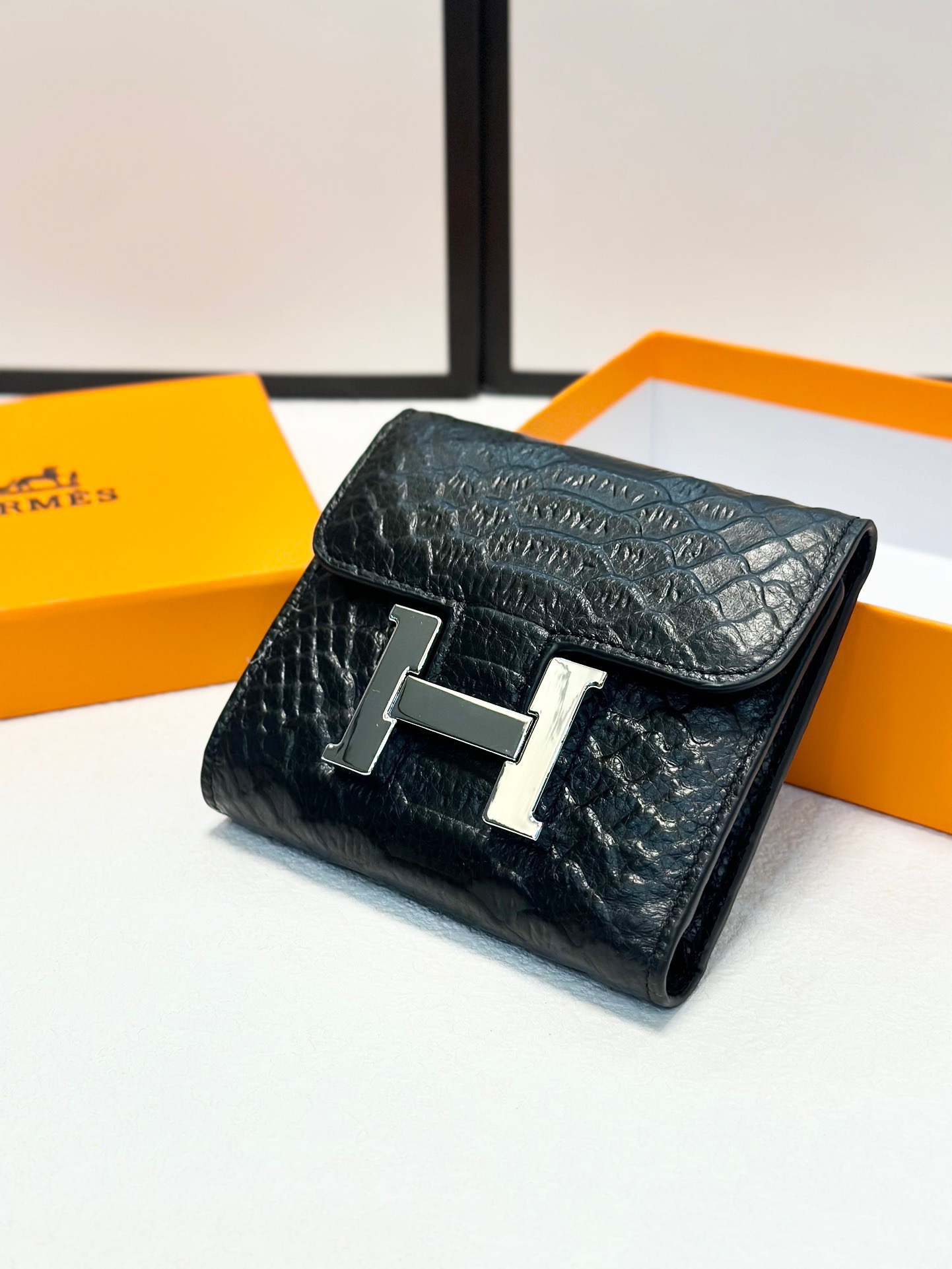 P85🎀🎀颜色 黑🎀尺寸 11x10🎀爱马仕优质进口牛皮🐂 手感一流👏时尚设计💋潮版百搭，简约大方，经典永不过时💍