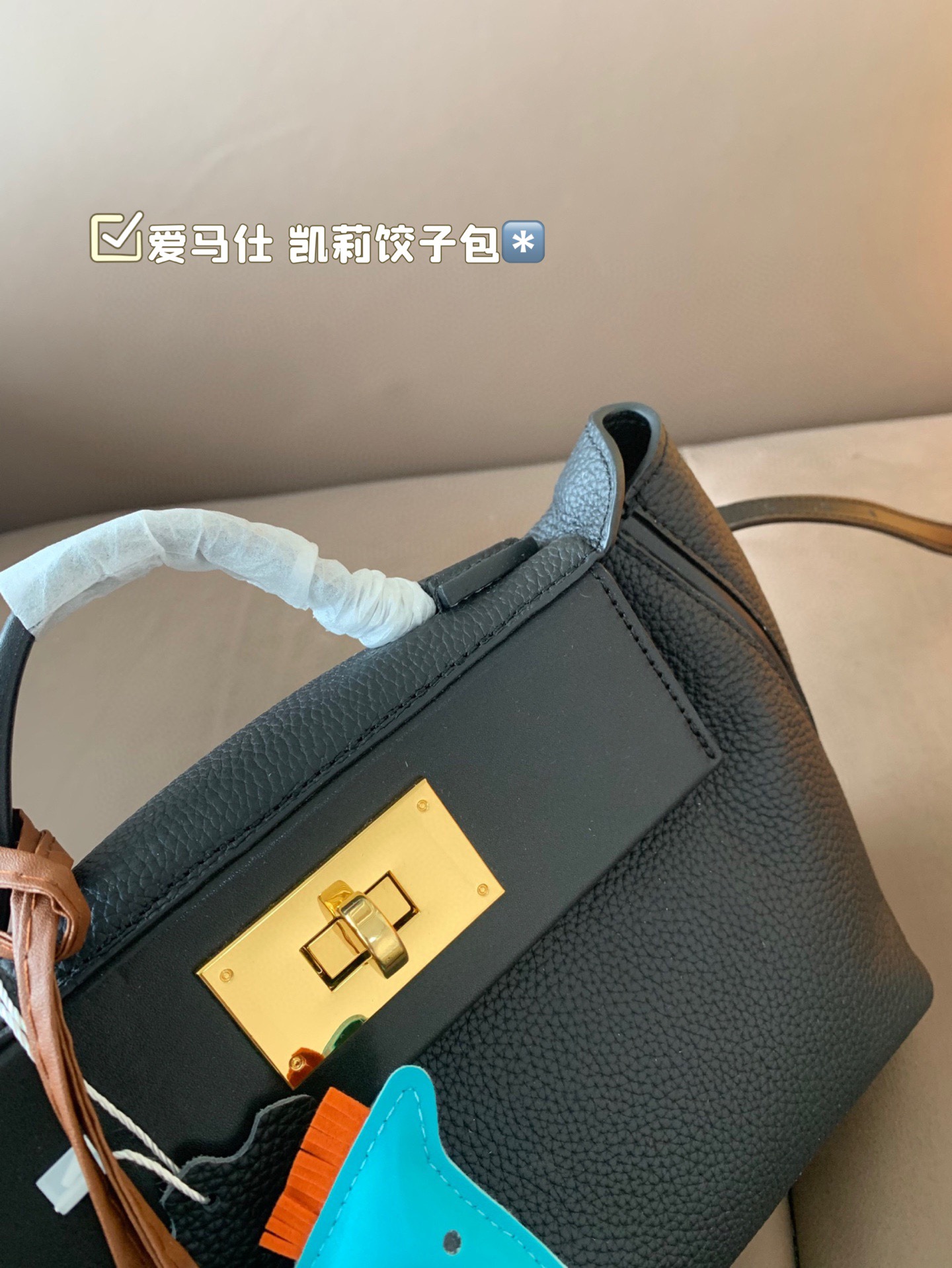 P255 纯皮 爱马仕 凯莉饺子包 材质进口,喜欢这个款式的美妞们，必须拿下啦，原版开模定制出货，五金带logo 对版纹路开料制作，名媛优雅高贵 尺寸：21*16