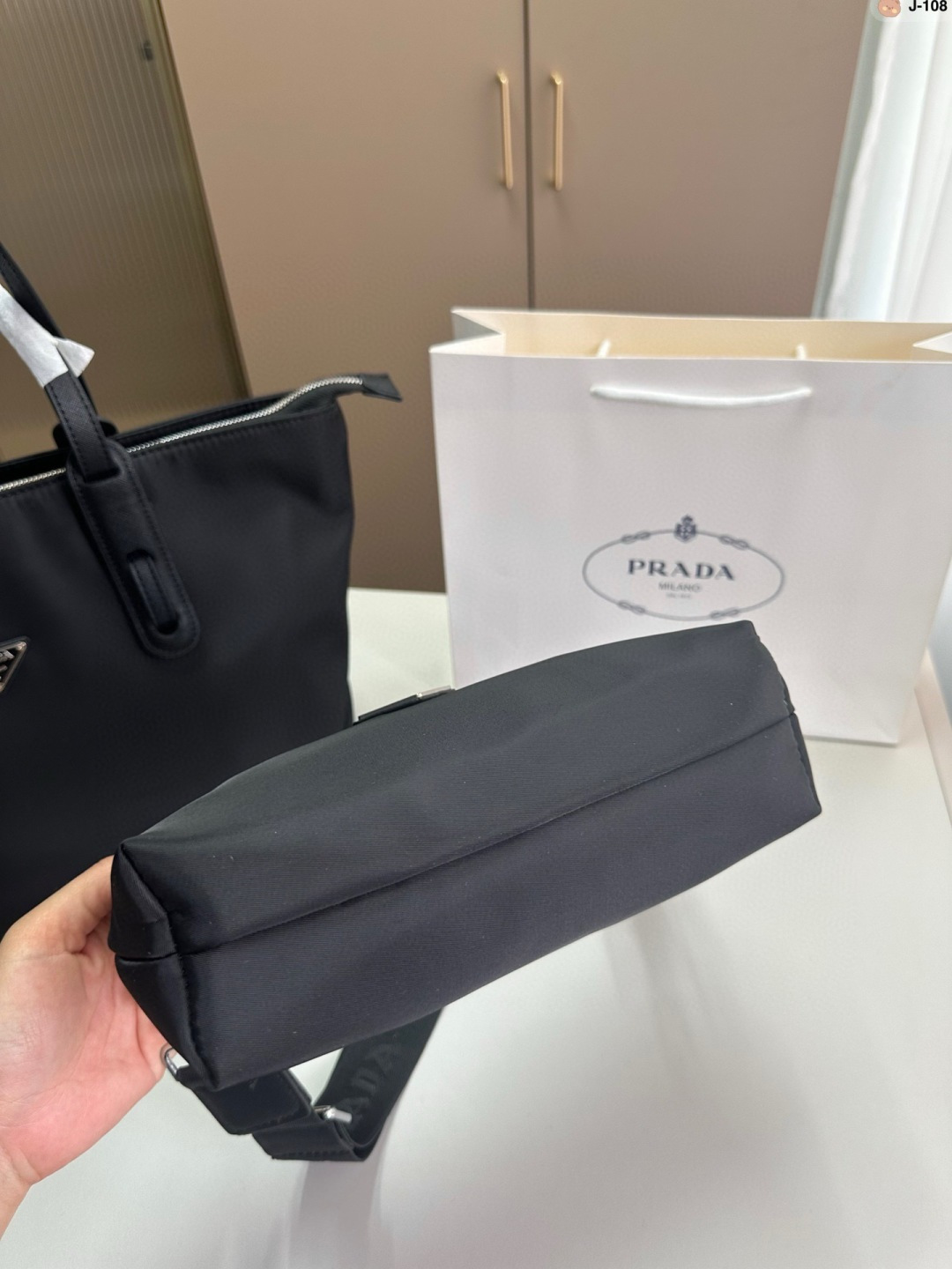 💰p135 J-108尺寸33&times;21 普拉达购物袋 二合一 可盐可甜极致美感 时尚百搭上身可爱且魅力