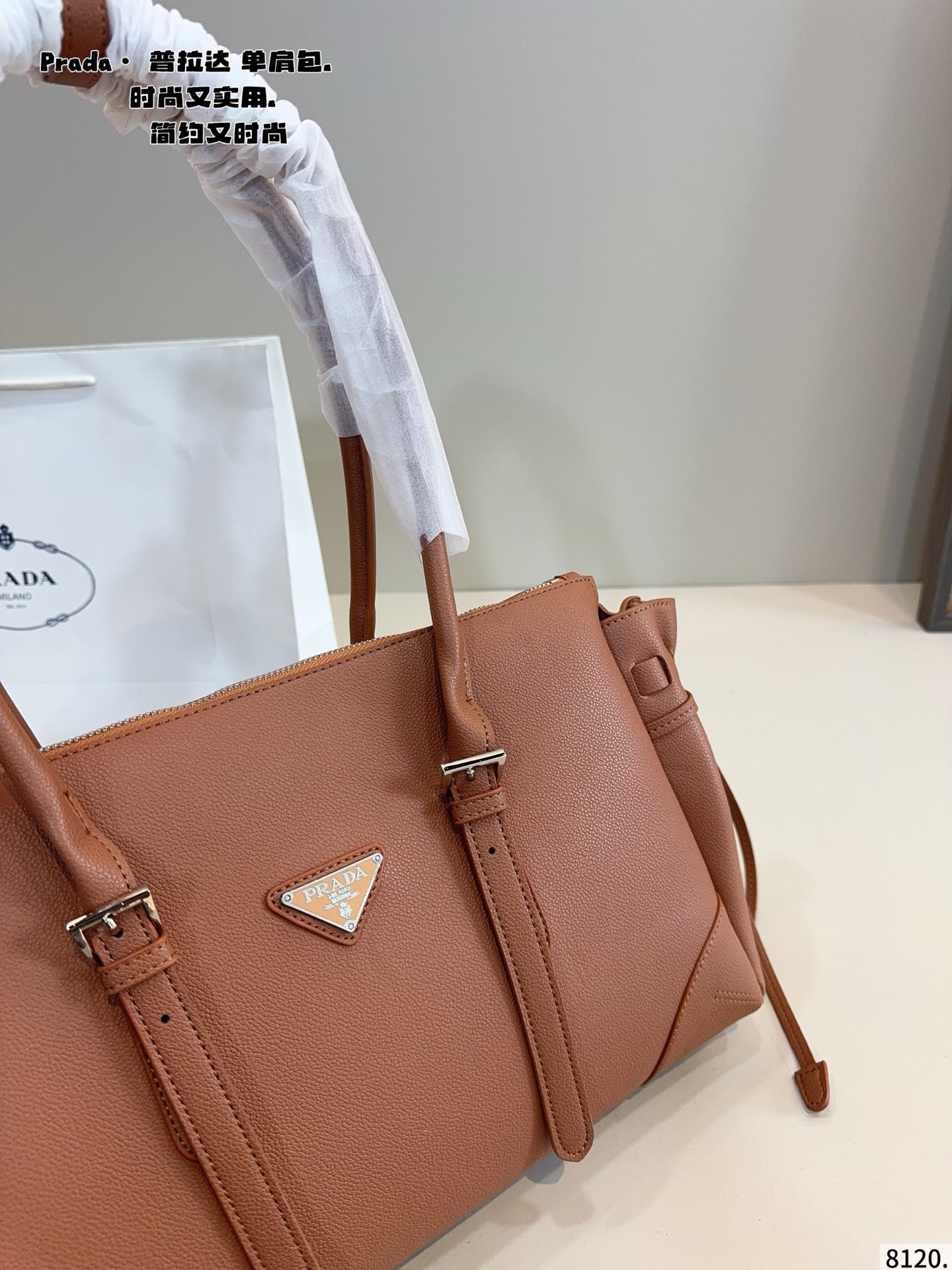 p180 普拉达PRADA 新款 中古腋下包. 质感很高级 容量超级大也很耐用 日常出街背它回头率百分百 就是这种随性慵懒感尺寸：38*13*23cm