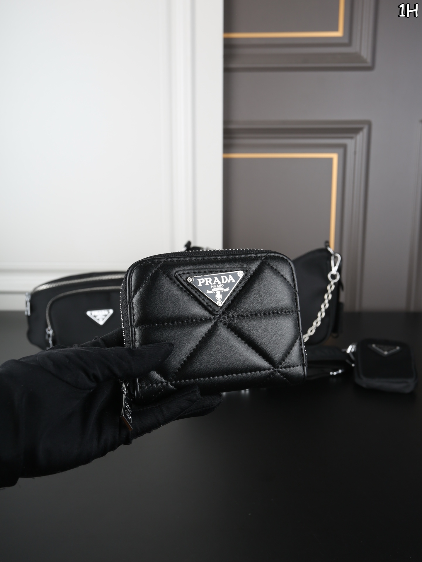 P150 PRADA普拉达 三合一腋下包➕钱包➕腰包 普拉达hobo三角logo徽标拉练再生尼龙拼皮革三合一腋下手提单肩斜挎包 Prada三合一 酷guy出街的王炸单品😎 尺寸：25.5&times;17/12&times;9/30&times;13.5