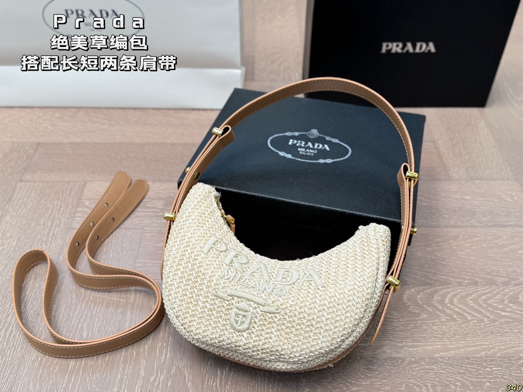&yen;130 搭配长短两条肩带 普拉达Prada绝美草编包 是背Prada阳光草编包的夏天啦 马上夏至了，来推荐这只Prada阳光草编包 编织和皮革，清爽也文艺，让你也可甜可美。设计也非常实用，夏天怎么能少了草编包呢 尺寸 21 10