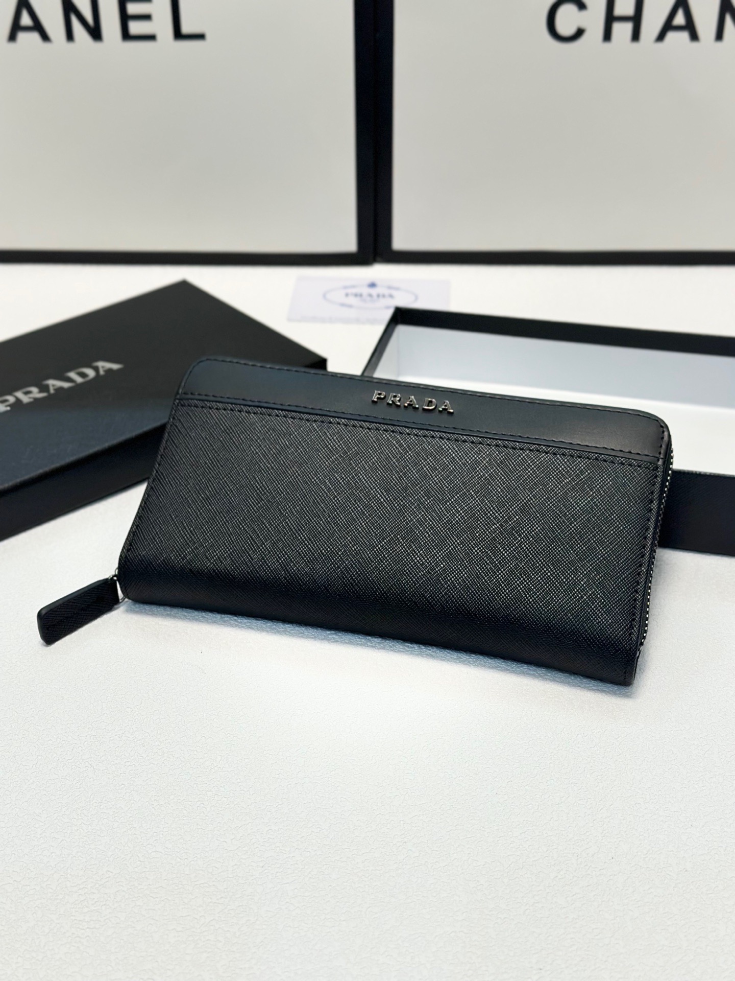 P100🎀🎀颜色 黑🎀尺寸 20x10🎀普拉达爆款十字纹牛皮😈💥原版十字纹牛皮🐂高端品质👍🏻精致车线做工💎值得拥有‼️