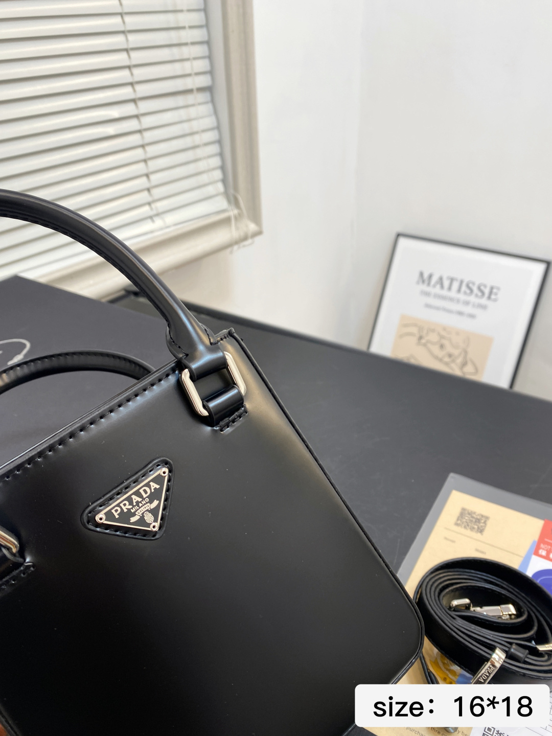 🅿️💰105 配礼盒 尺寸16*18 普拉达 Prada 手提 男女百搭神器 正式休闲皆可 日常通勤无压力 7688