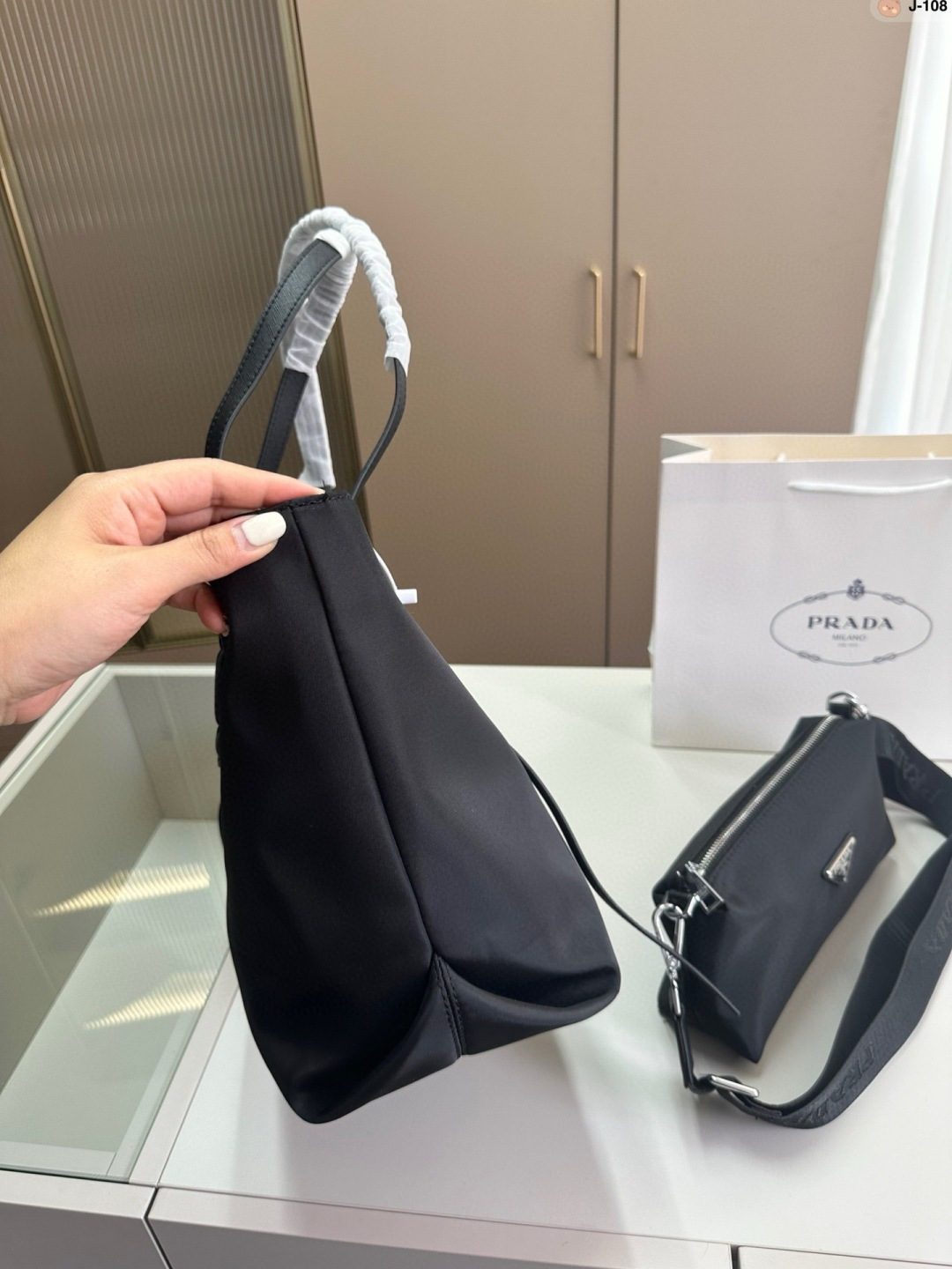 💰p135 J-108尺寸33&times;21 普拉达购物袋 二合一 可盐可甜极致美感 时尚百搭上身可爱且魅力