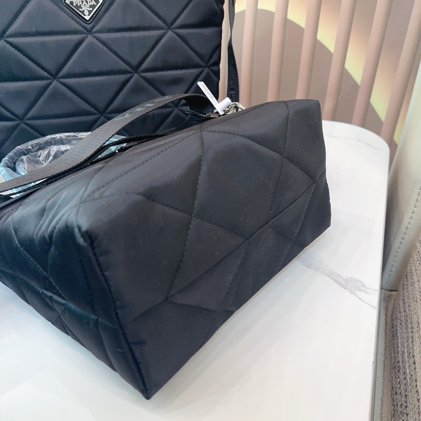 p120/p115 普拉达 PRADA 帆布菜篮子 质感爆棚的美 上身真的太太太有质感啦 日常逛街不要太吸晴 尺寸:32*13*20/23*12*19cm. bb