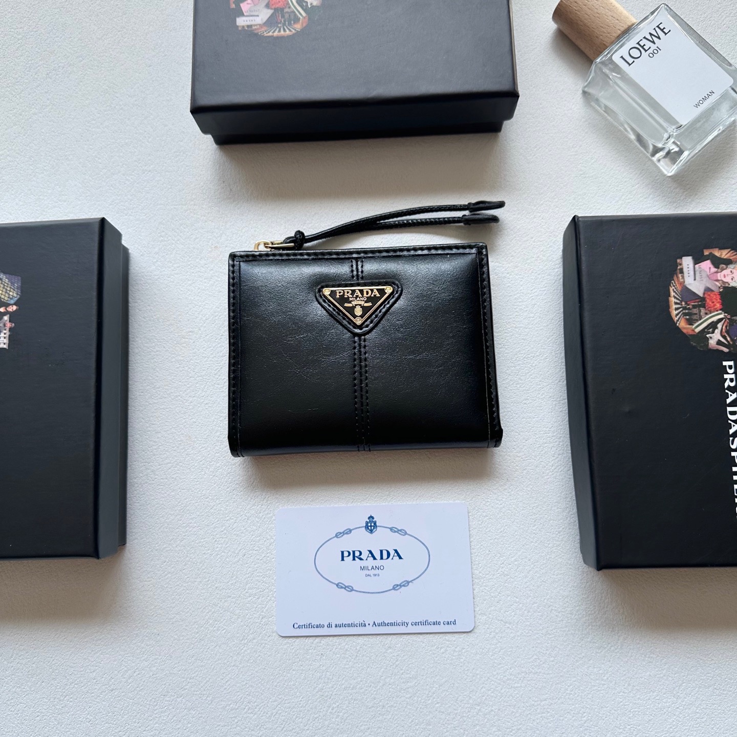 p95🎀🎀颜色 黑 灰 粉🎀尺寸 11x10🎀普拉达👏时尚钱包,优质油蜡牛皮👍🏻高档五金配件,内阁丰富,超级实用❗️现货高品质!