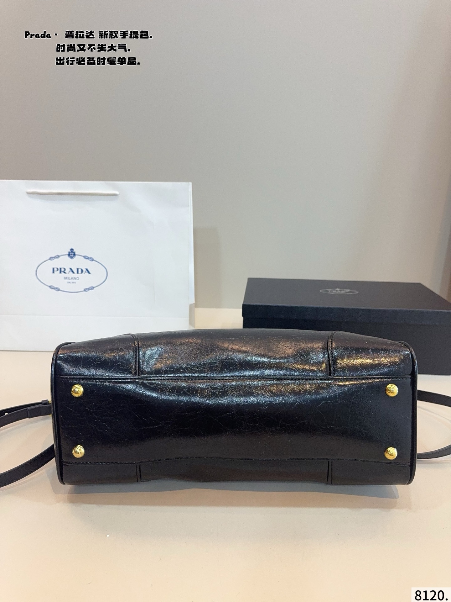 p190配礼盒🎁. prada 普拉达 这只包真的太美了！、 又是心动购物袋的一天 上身满满的高级感！ 日常通勤必备哦！尺寸：35*14*24cm
