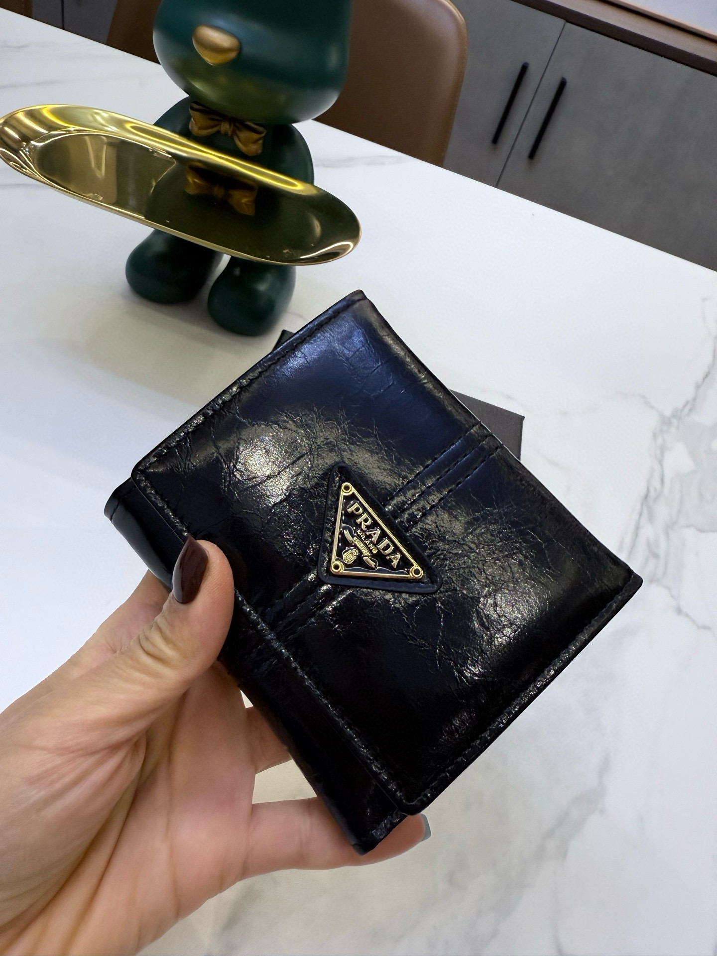 📢📢📢p85 普拉达专柜新款女士钱包 三折款 💕里外牛皮 原版质量做工 小身躯 大容量 👍 超级美哦