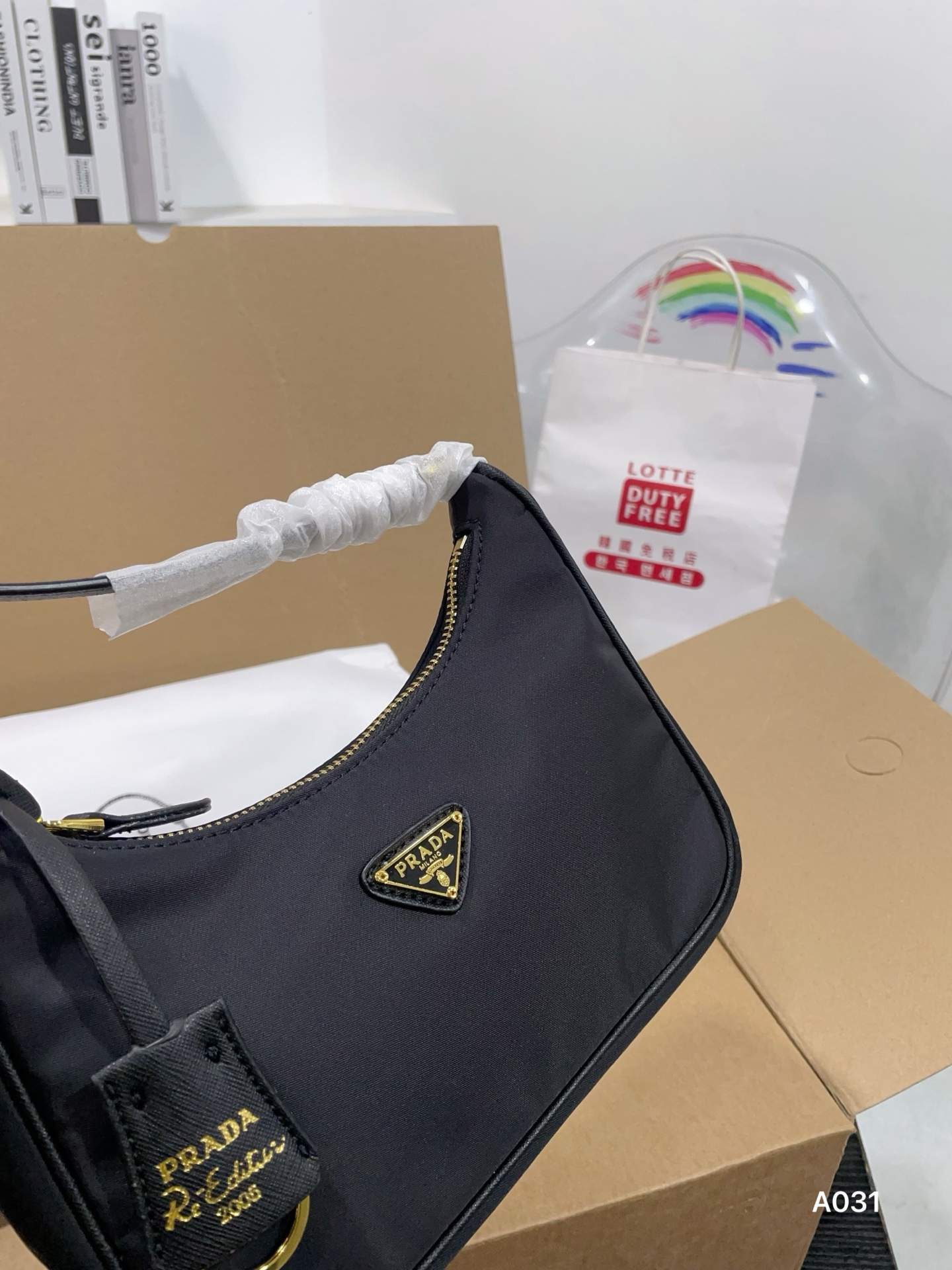 👑💰90配盒 普拉达Prada腋下包 复古优雅 满满的高级感 大小适中 容量感人031 休闲正装皆可轻松驾驭 尺寸22 12