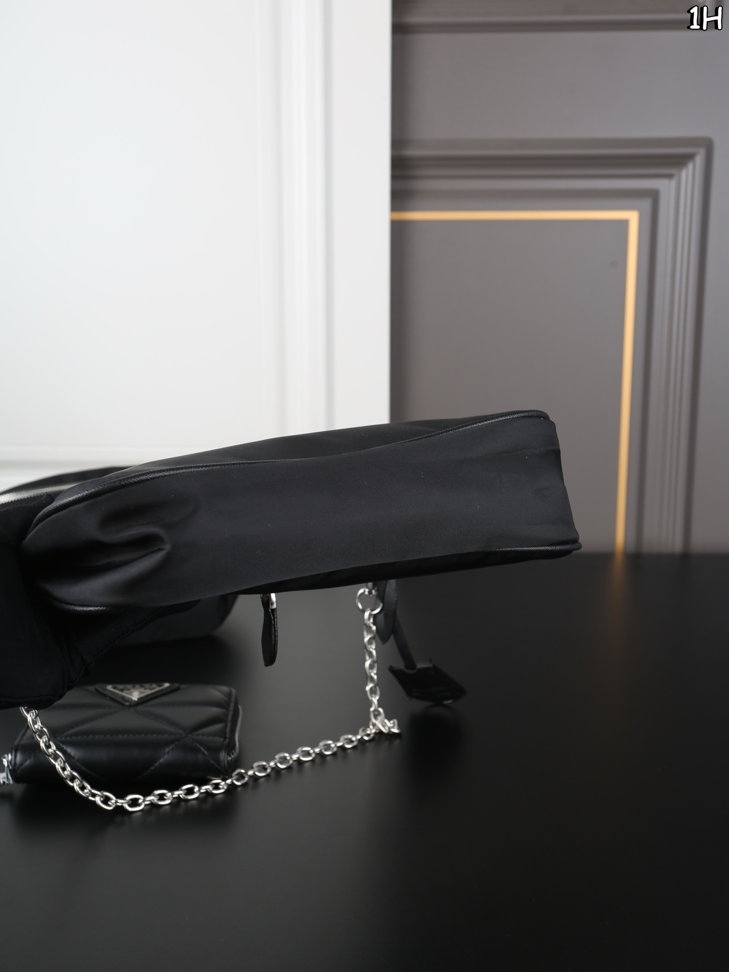 P150 PRADA普拉达 三合一腋下包➕钱包➕腰包 普拉达hobo三角logo徽标拉练再生尼龙拼皮革三合一腋下手提单肩斜挎包 Prada三合一 酷guy出街的王炸单品😎 尺寸：25.5&times;17/12&times;9/30&times;13.5