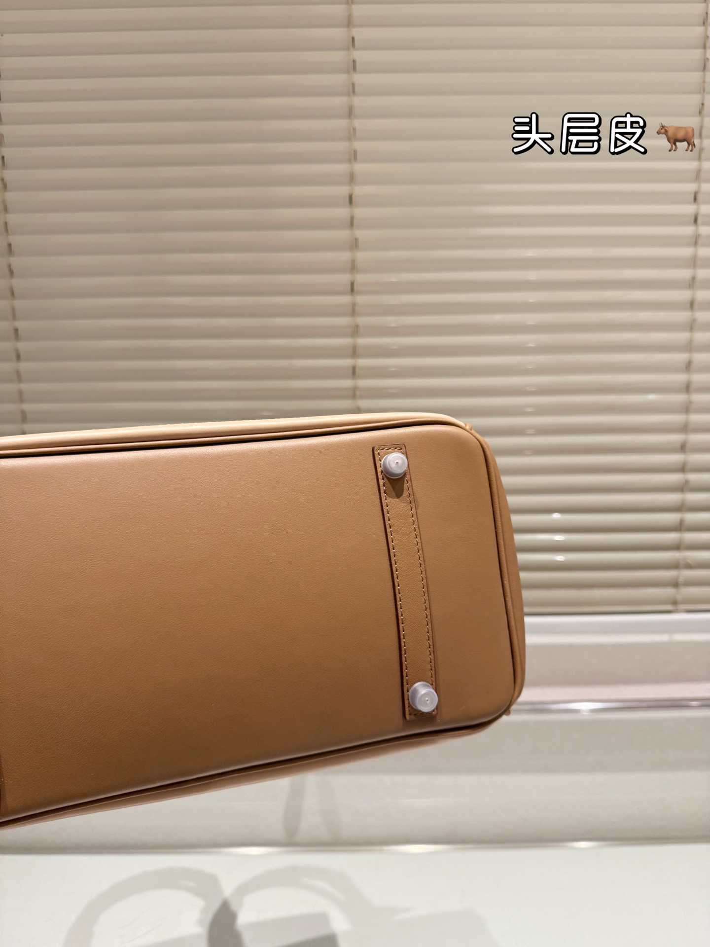 顶级原单 纯牛皮 P360 Hermes 爱马仕｜Birkin 30 铂金包 独家经典火爆出货 纯皮 里外纯皮！集万千宠爱与一身 爱马仕&middot;birkin铂金包 专柜万年不下架 原厂激光五金 各路时尚主播/网红/明星不离手 气质女神爱不释手必备法宝 各种百搭 处处体现时尚品味 畅销多年 新版本新工艺 选材结实有型且皮质超软 里外全皮 油边/走线/五金媲美专柜 注目精湛工艺 感受工匠神韵 品质如图 市场最高版本 随意出入专柜无压力 女神包抓紧购 阳光下颜色偏浅 室内光线暗会深一些 这是常识哦 尺寸：30cm