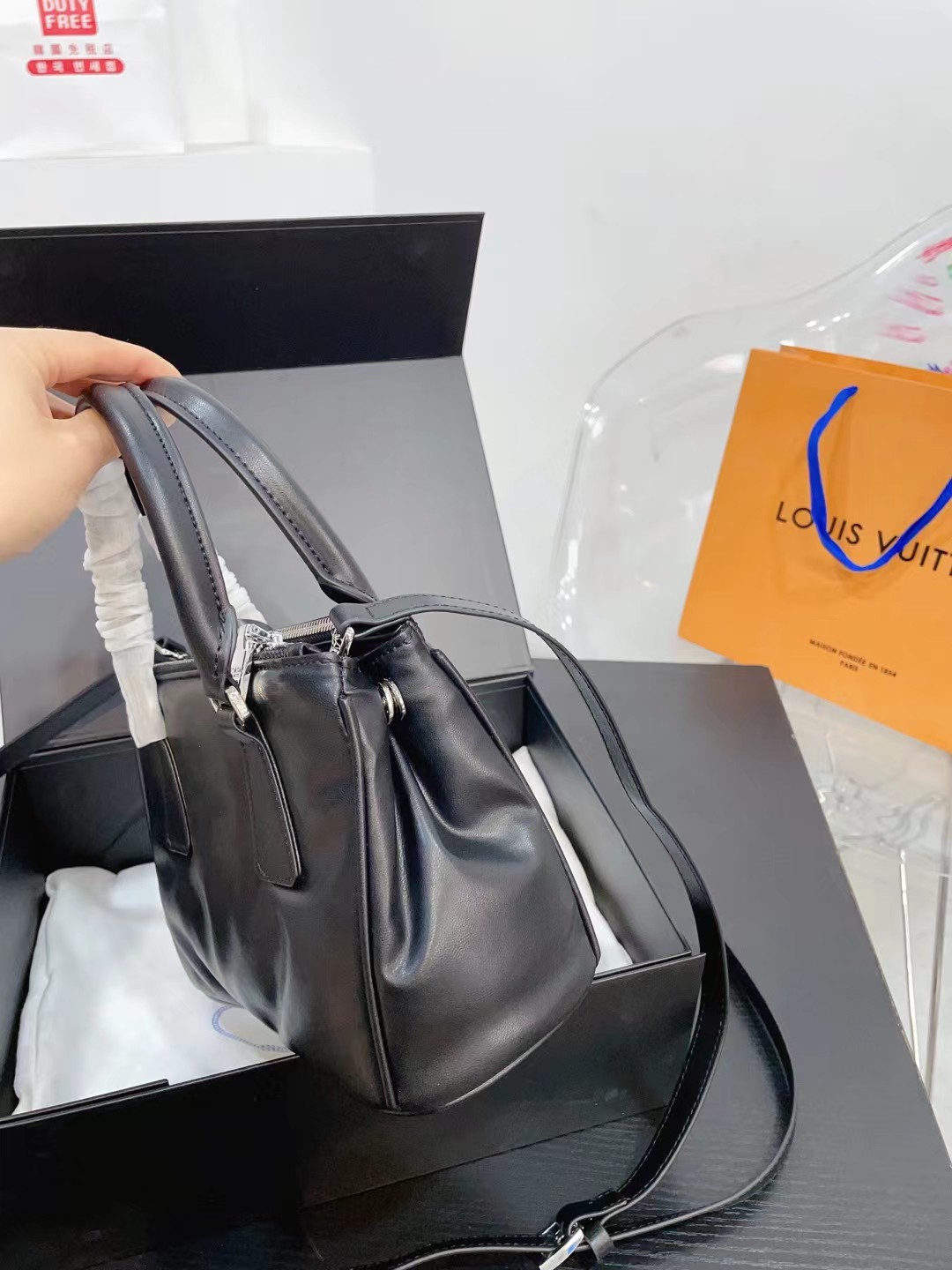 👑💰p175折叠盒 普拉达杀手 皮质材质耐造耐磨 设计简约 包身轻便 日常造不心疼万年长青款 上身酷！时髦！ 尺寸：21.9.15