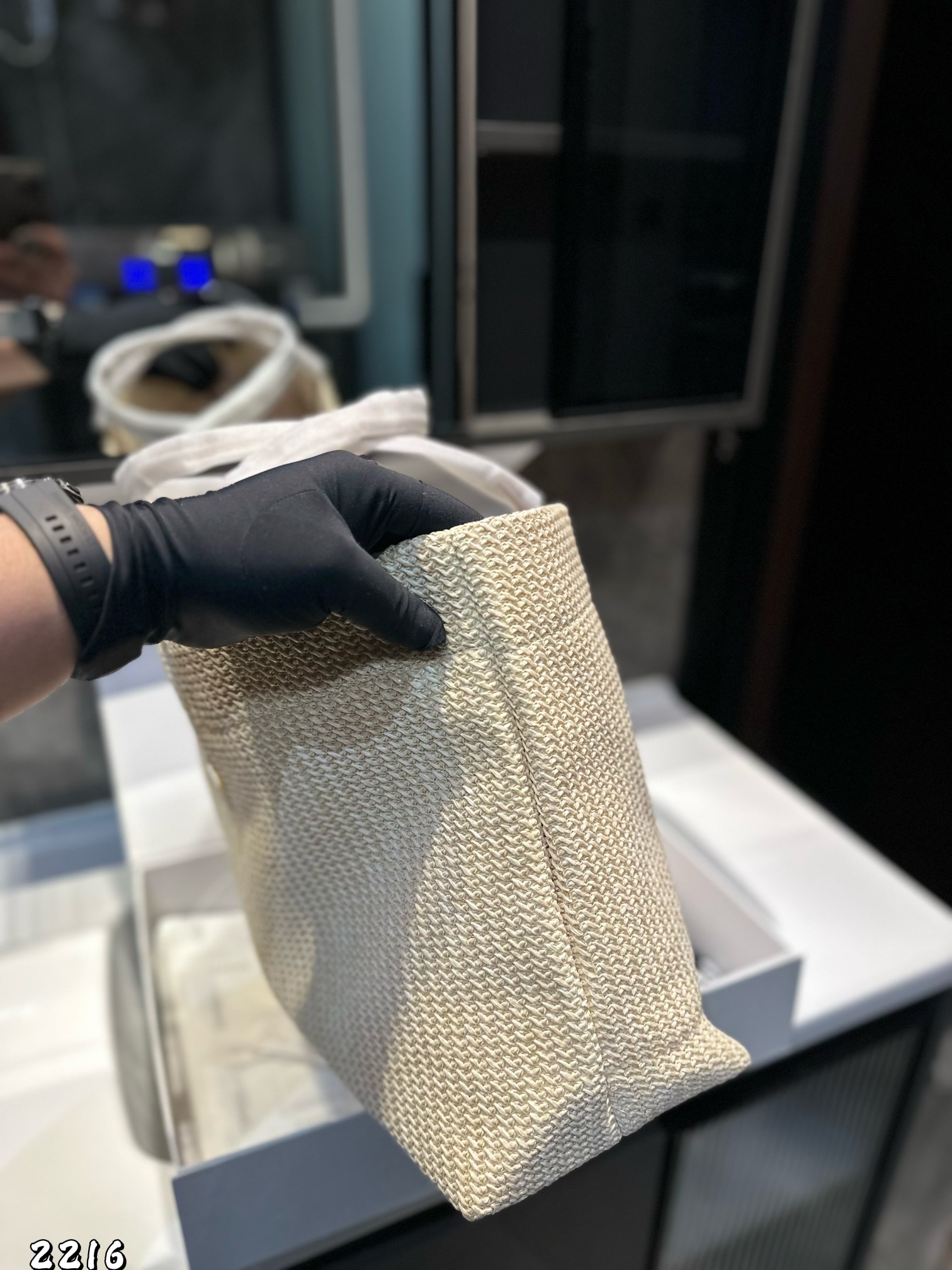 ❤️p135❤️ ✅新品推荐🔜高端货🔥Prada普拉达新款购物袋～托特包👍高端货！超大容量！各大明星追捧的爆款～棕榈叶和牛皮编织而成‼️采用最好的五金配件！经典logo！（size：39*29*16 上口49）