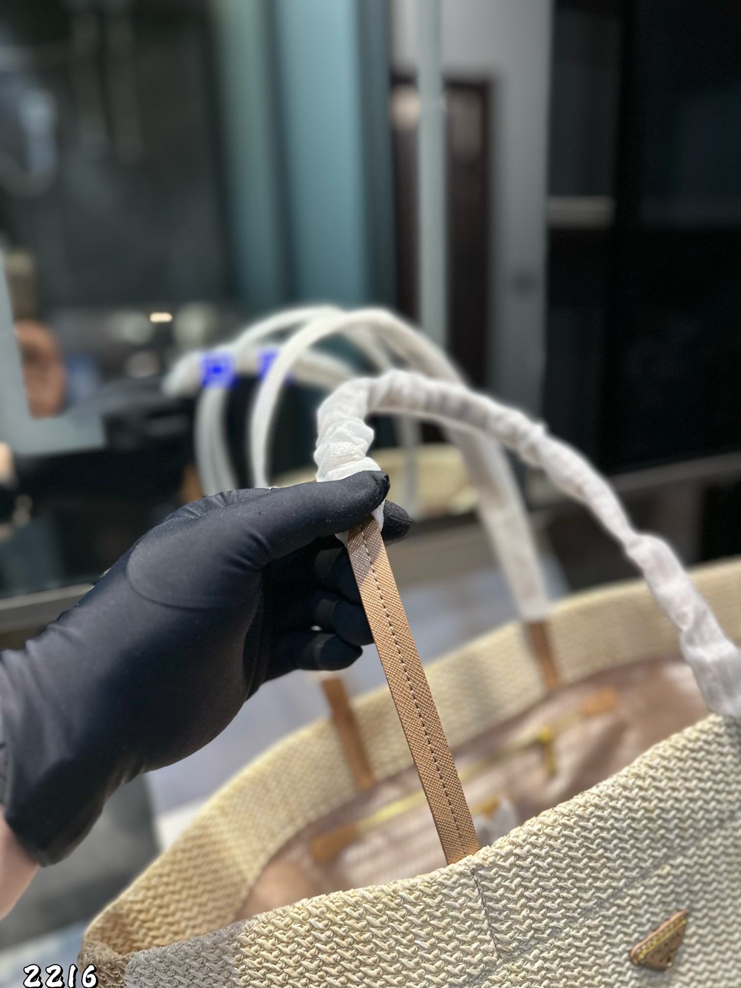 ❤️p135❤️ ✅新品推荐🔜高端货🔥Prada普拉达新款购物袋～托特包👍高端货！超大容量！各大明星追捧的爆款～棕榈叶和牛皮编织而成‼️采用最好的五金配件！经典logo！（size：39*29*16 上口49）