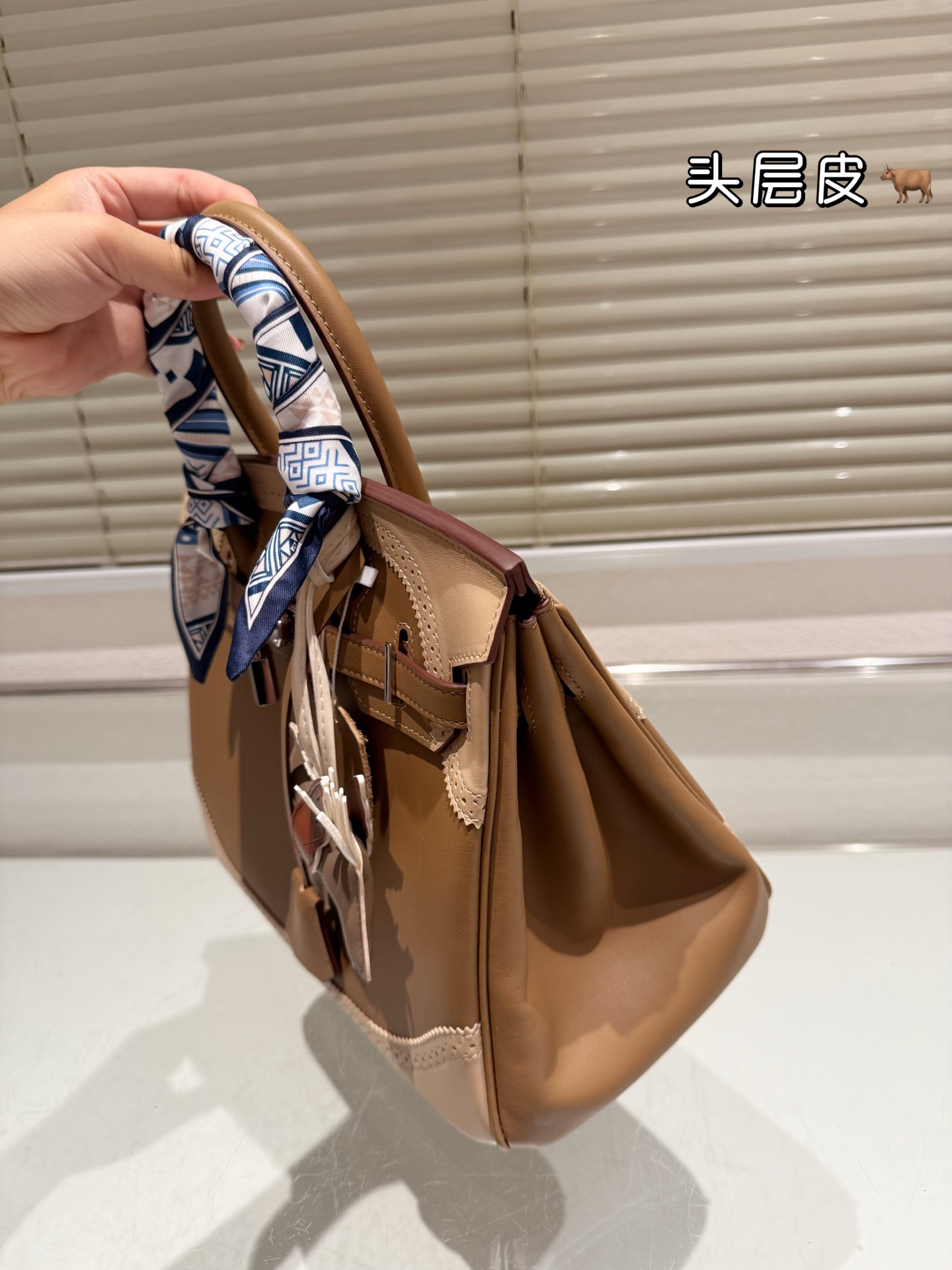 顶级原单 纯牛皮 P360 Hermes 爱马仕｜Birkin 30 铂金包 独家经典火爆出货 纯皮 里外纯皮！集万千宠爱与一身 爱马仕&middot;birkin铂金包 专柜万年不下架 原厂激光五金 各路时尚主播/网红/明星不离手 气质女神爱不释手必备法宝 各种百搭 处处体现时尚品味 畅销多年 新版本新工艺 选材结实有型且皮质超软 里外全皮 油边/走线/五金媲美专柜 注目精湛工艺 感受工匠神韵 品质如图 市场最高版本 随意出入专柜无压力 女神包抓紧购 阳光下颜色偏浅 室内光线暗会深一些 这是常识哦 尺寸：30cm