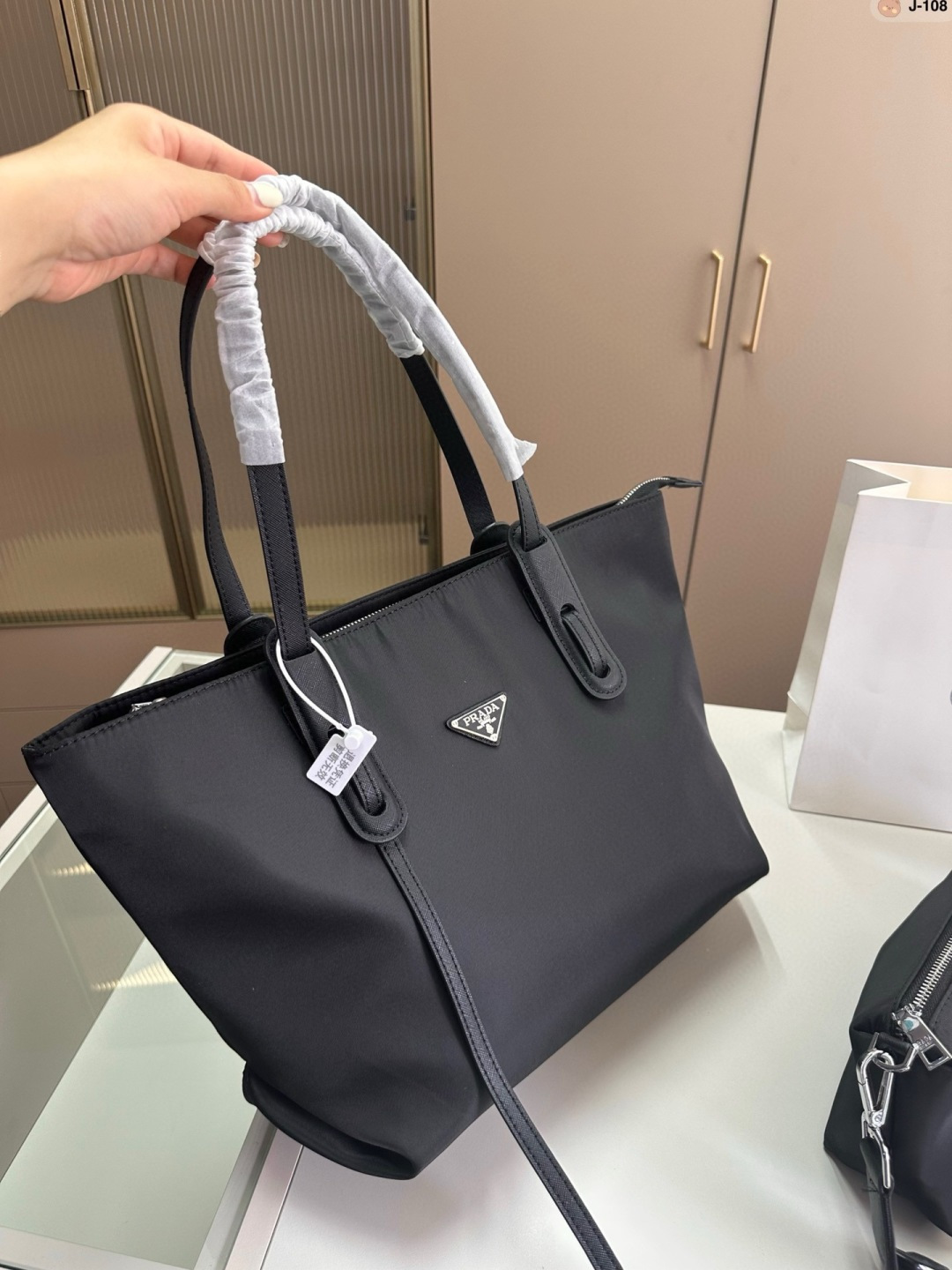 💰p135 J-108尺寸33&times;21 普拉达购物袋 二合一 可盐可甜极致美感 时尚百搭上身可爱且魅力
